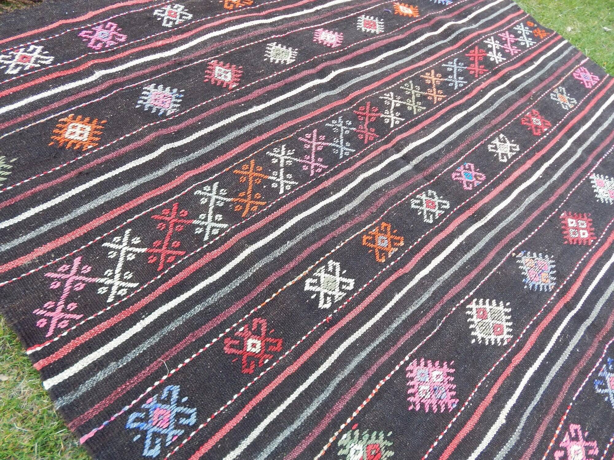 Vintage Turkish kilim handwoven 211x285 cm