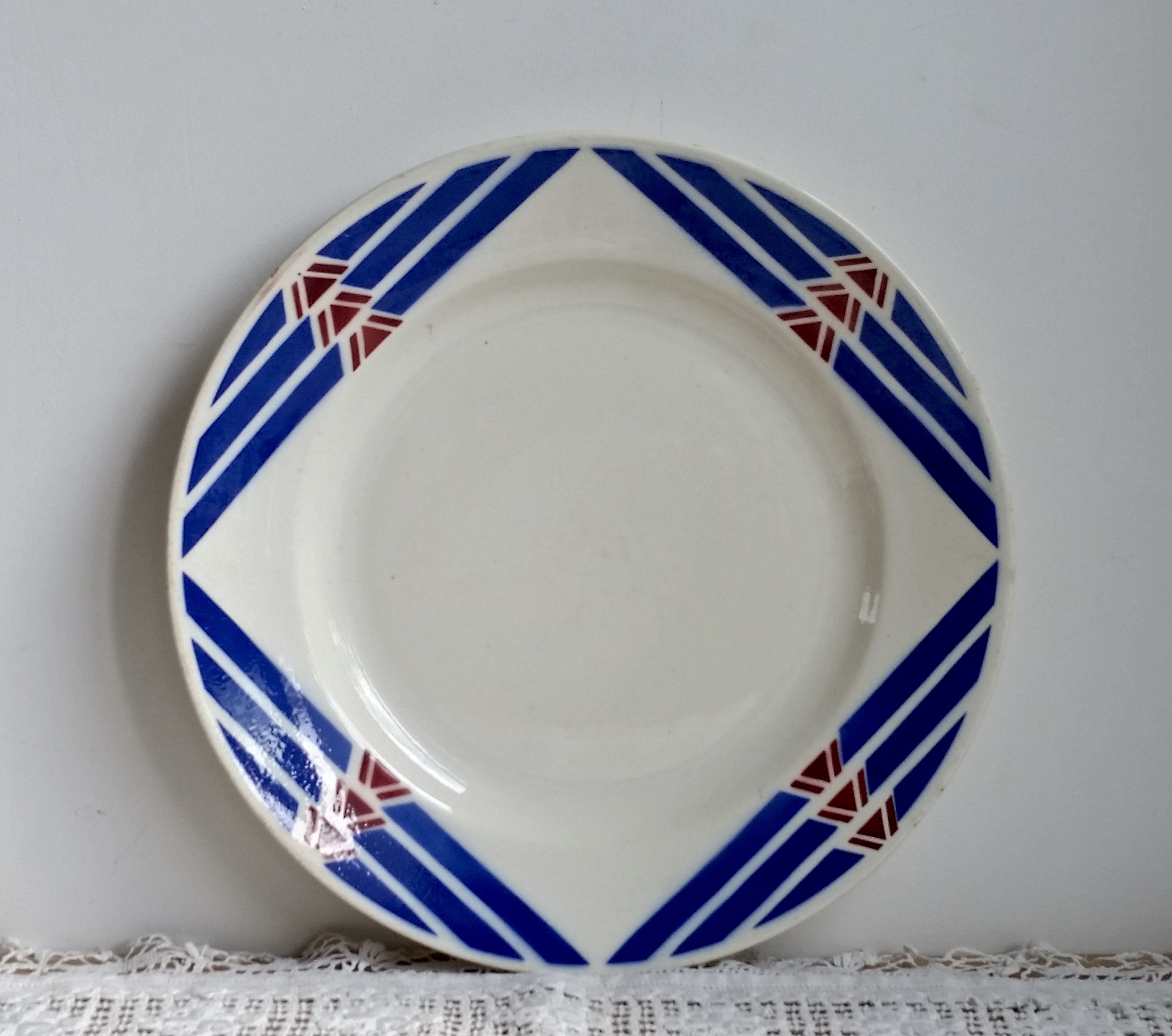 Badonviller round serving dish geometric design blue and red, Stella model