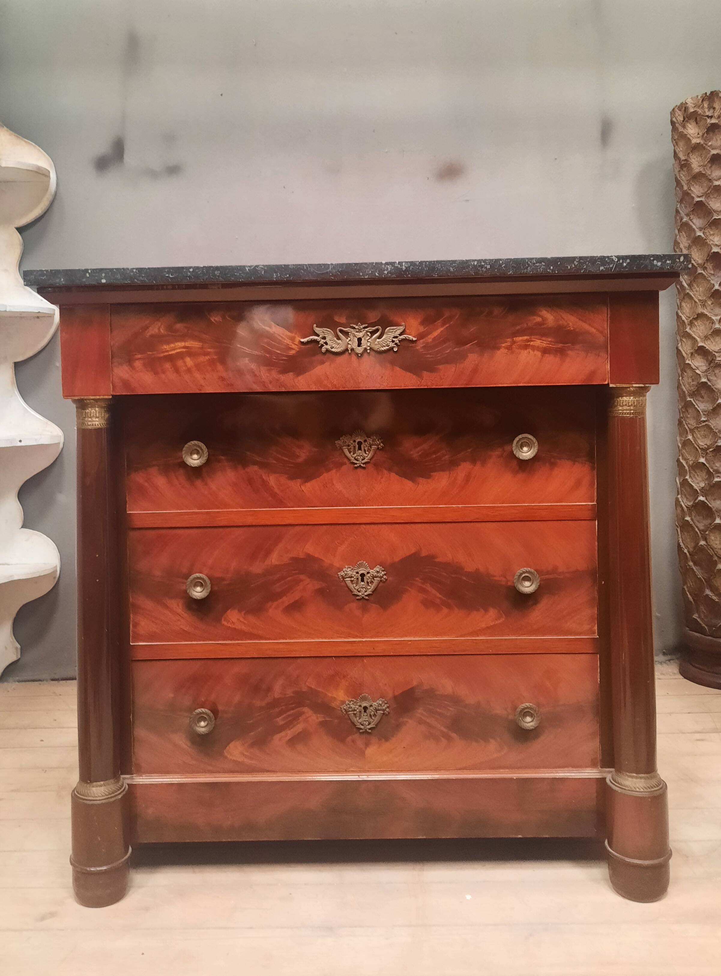 Commode en acajou style empire