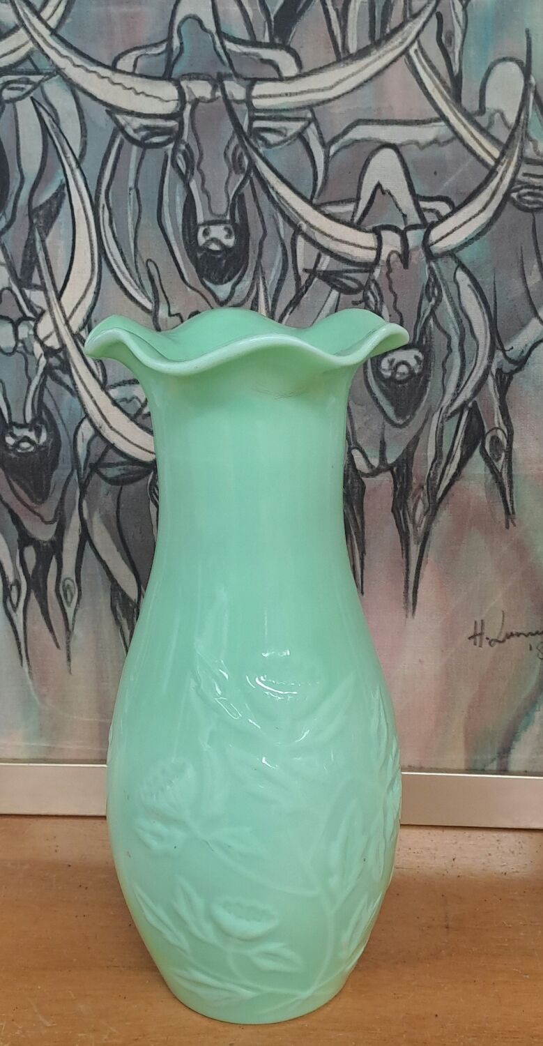 Fair opaline vase