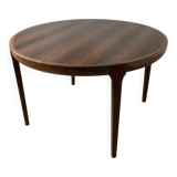 Dining table in rosewood, for 4 to 6 people.