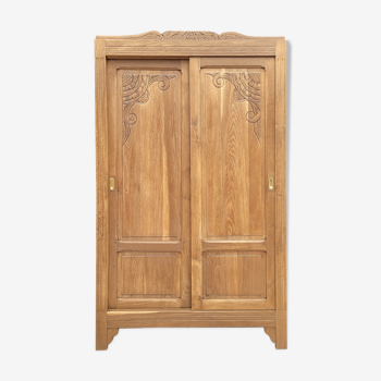 Armoire parisienne