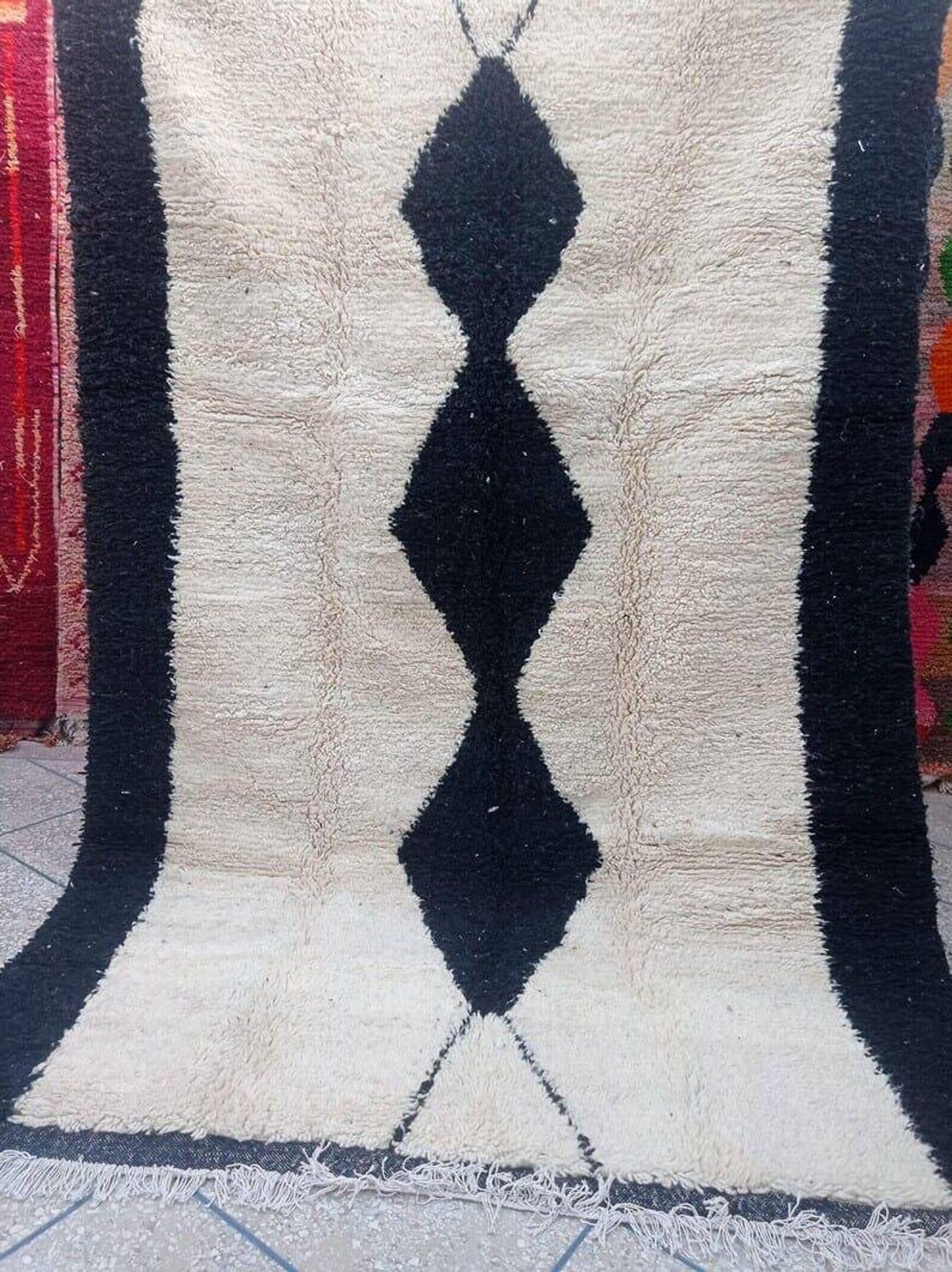 Handmade traditional artisan rug size 200/300 cm.