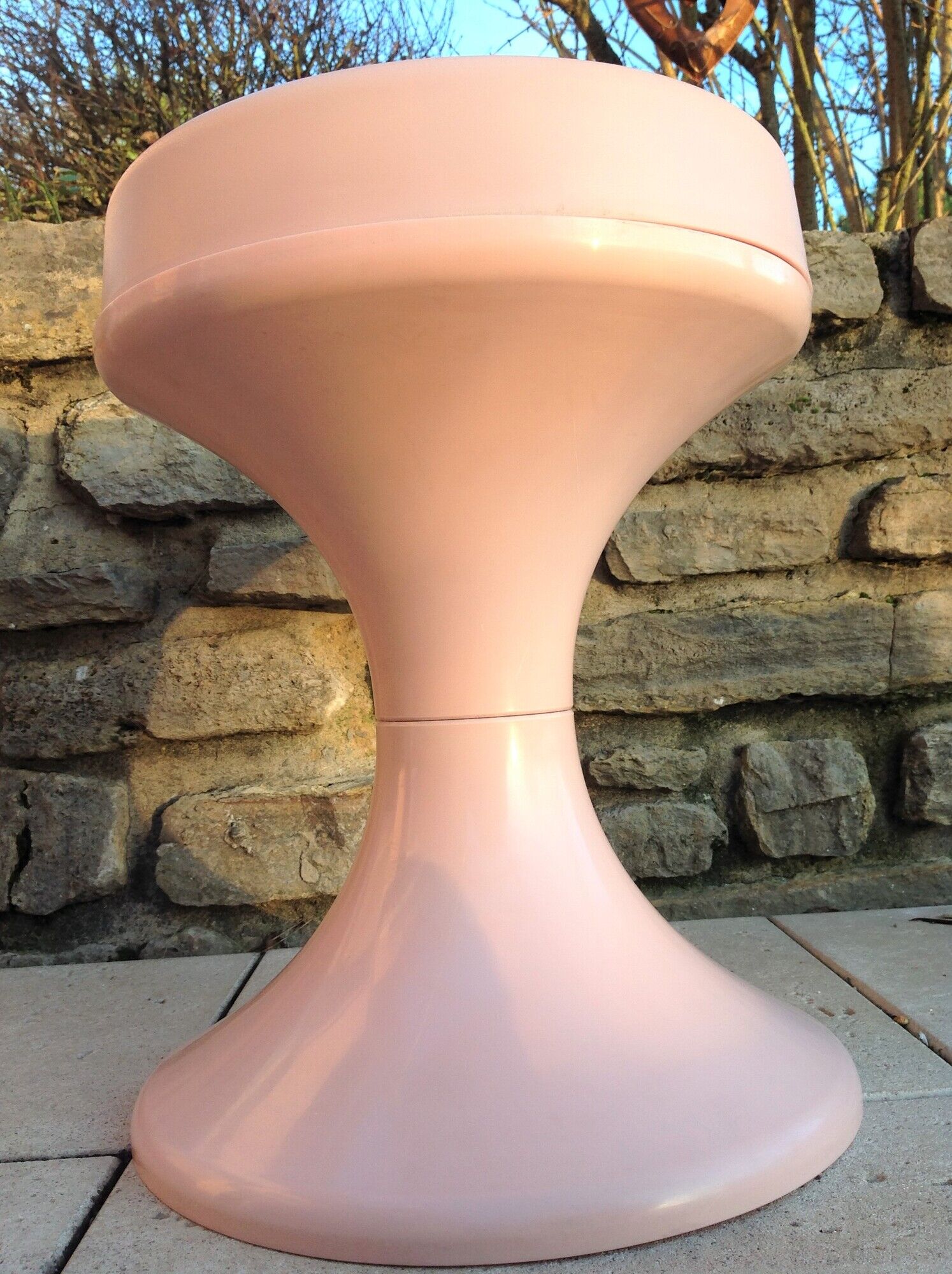 Powder pink / vintage 60s-70s tam tam stool