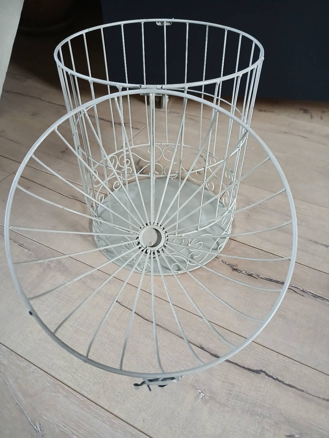 Decorative birdcage