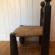 Chaise basse de montagne en bois et paille