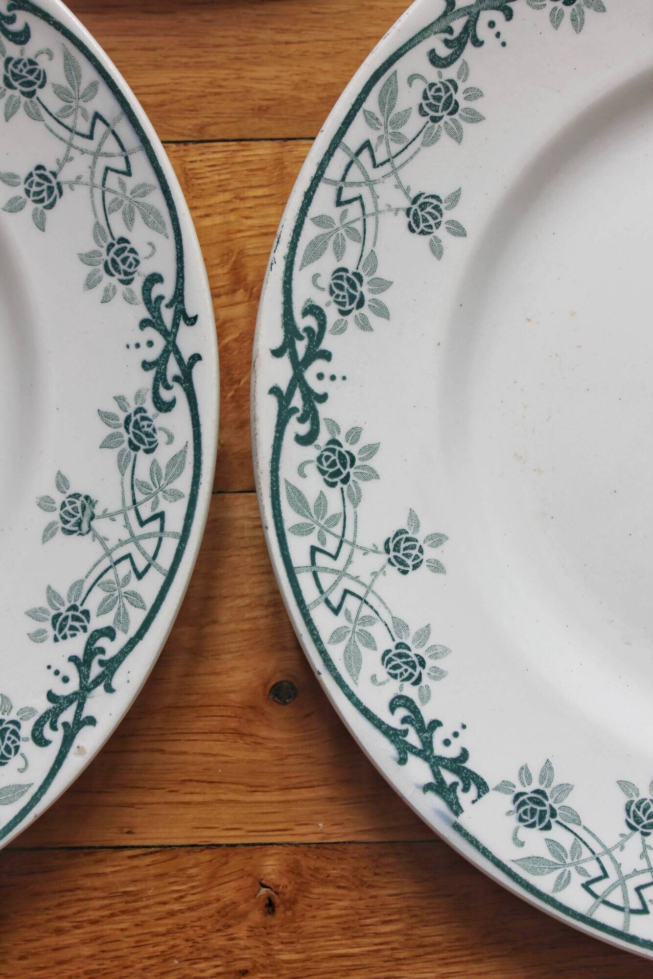 4 assiettes plates en terre de fer modèle "Blériot" Saint Amand et Hamage