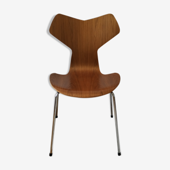 Arne Jacobsen Grand Prix Chair