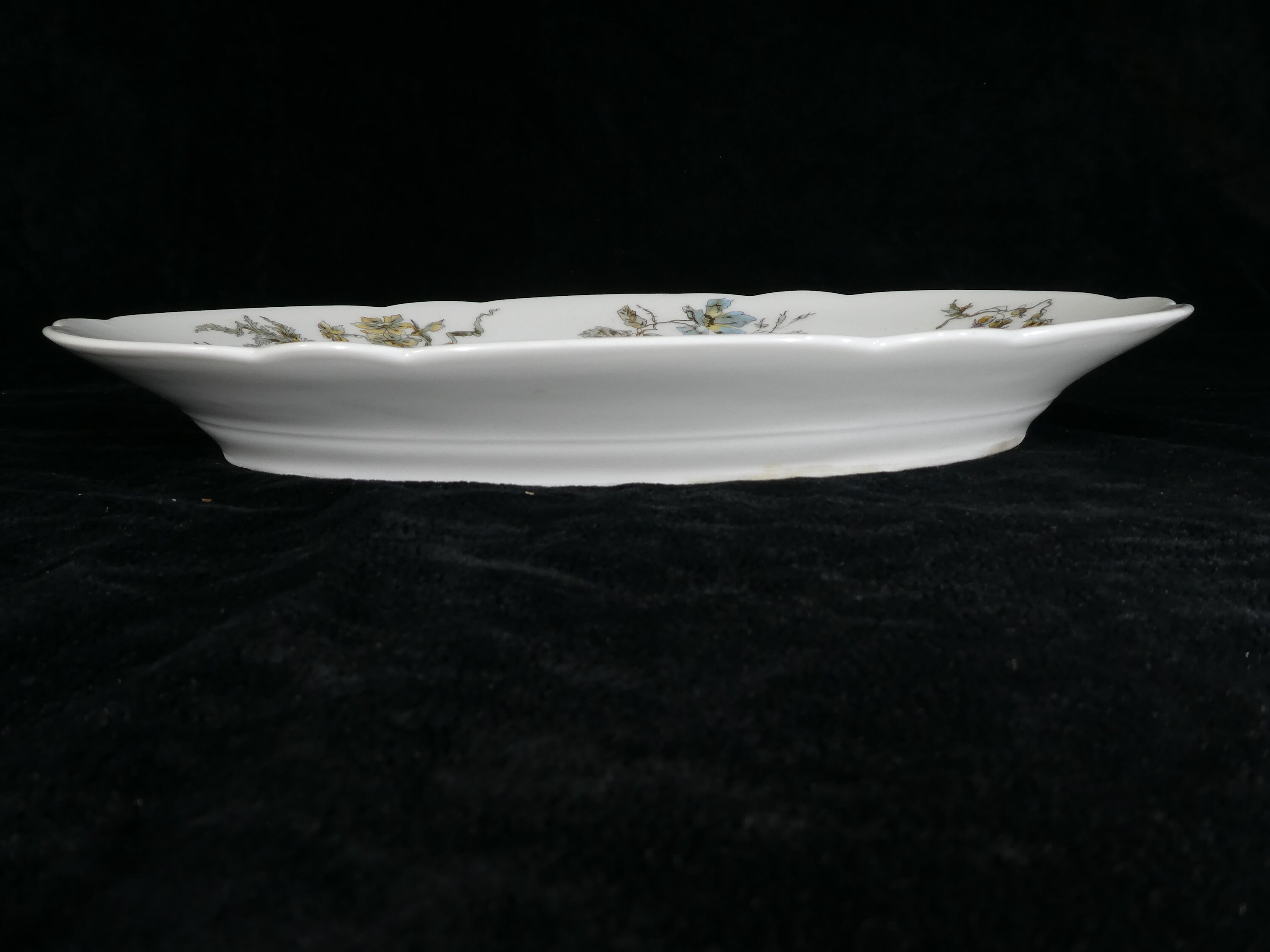 Oval dish in Limoges porcelain for E.Bourgeois paris