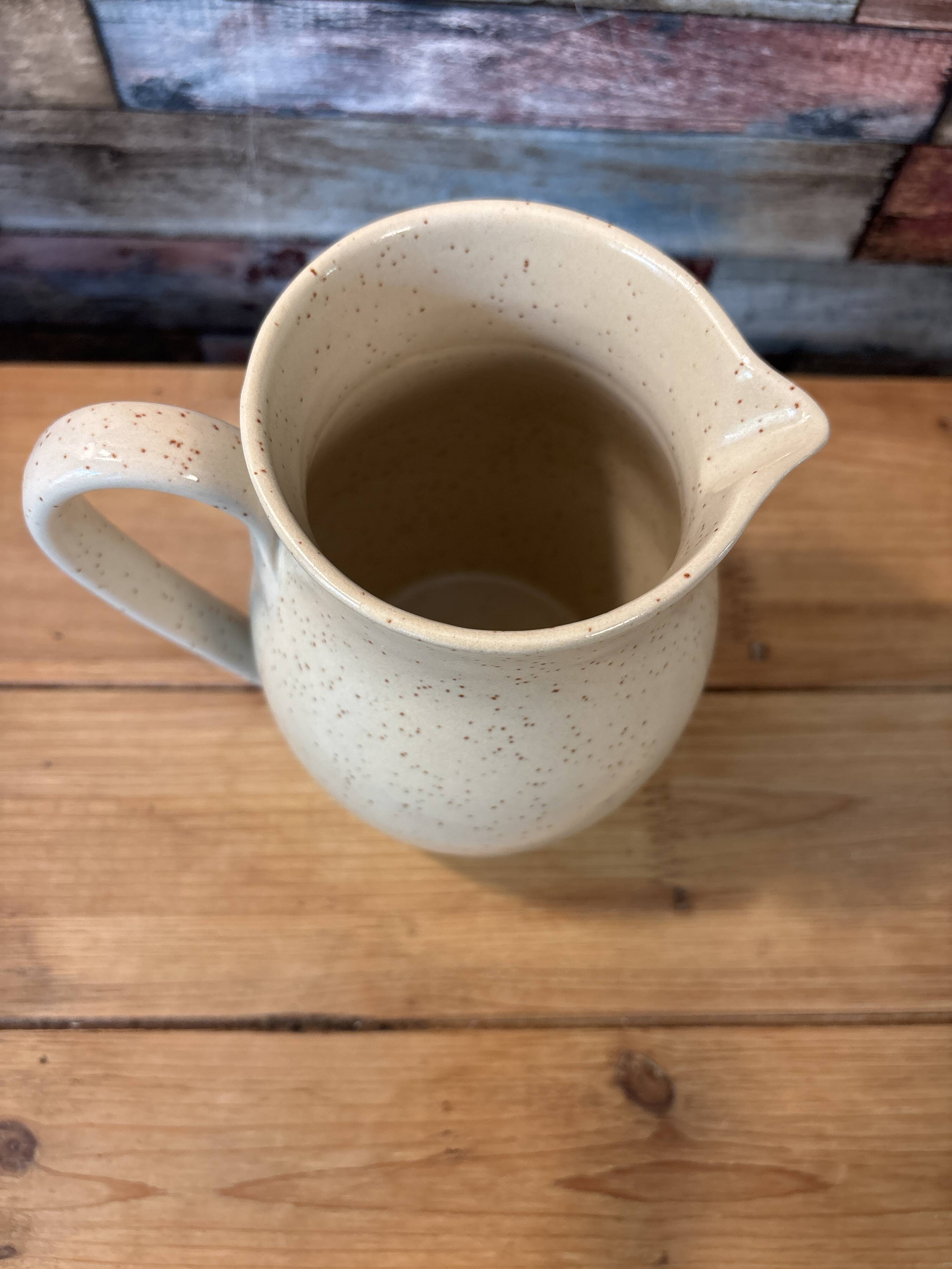Spotted pitcher