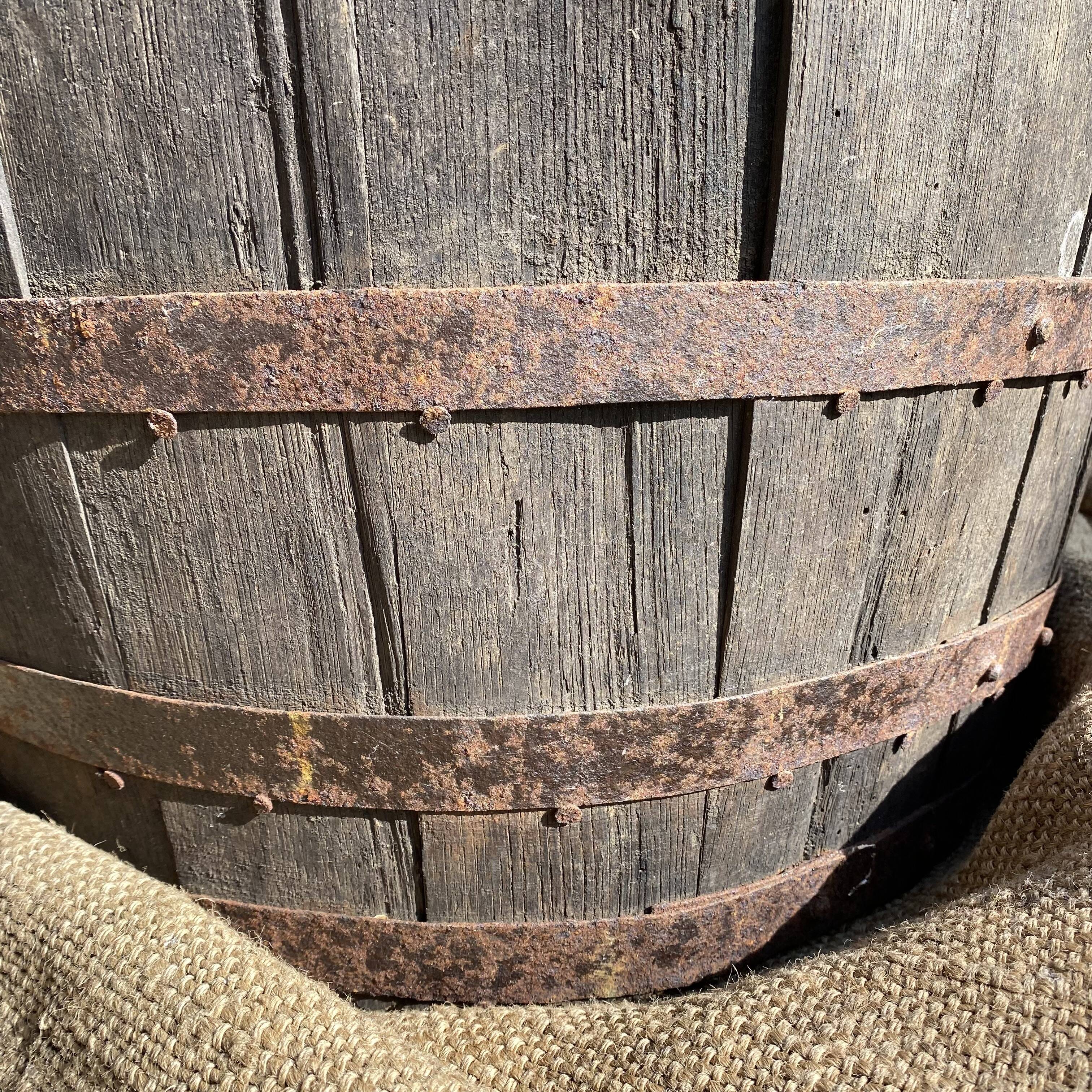 Harvest rack, wooden barrel