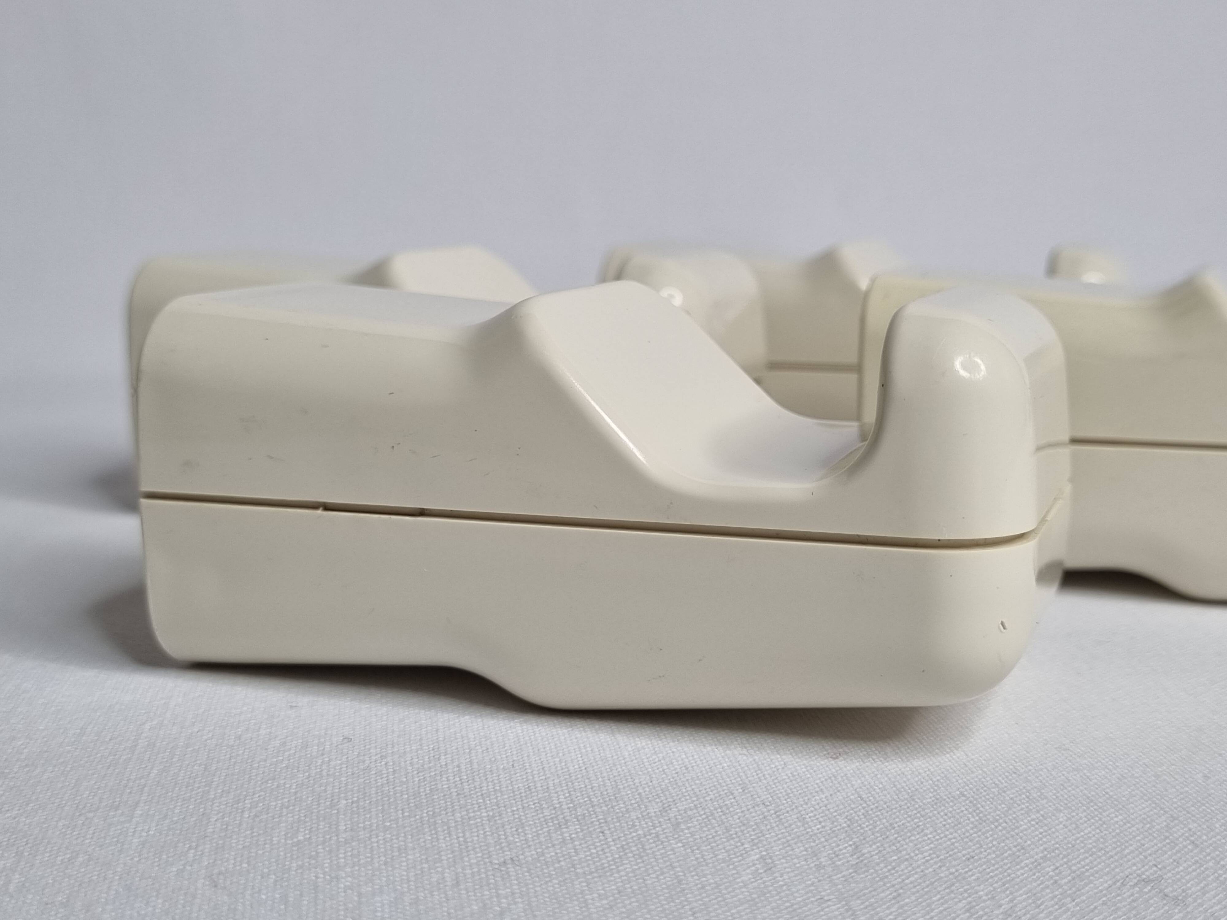 Set of 4 vintage "Space Age" coat hooks, 10 cm, 70s-80s