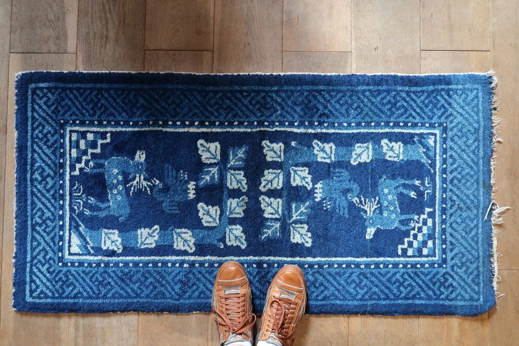 1900s Chinese PaoTao wool rug with deer, blue & ivory, 67 × 131 cm - 1C1306