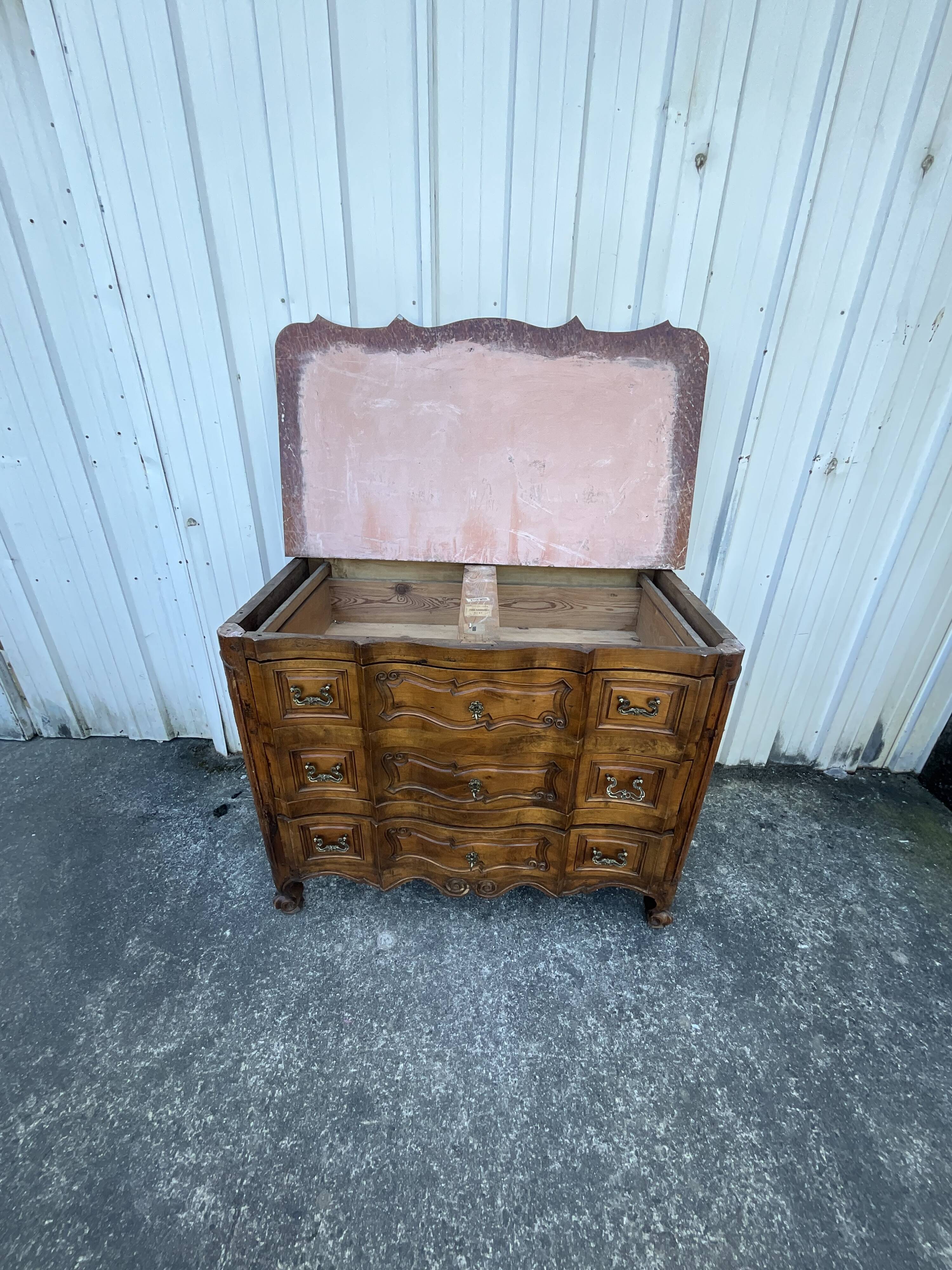 Louis XV Style Walnut Eel Chest of Drawers, Early 19th Century