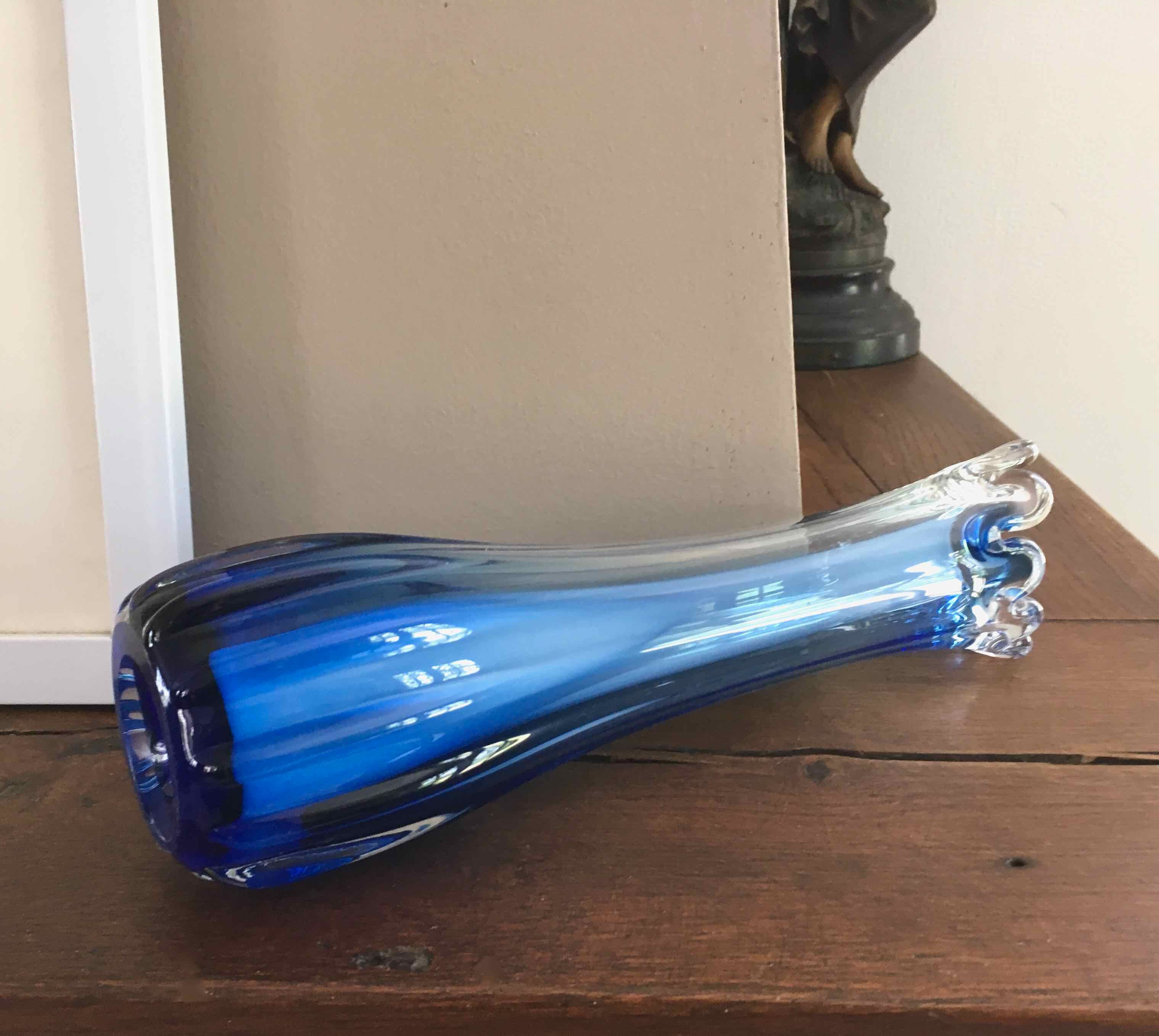 Vase soliflore bleu vintage
