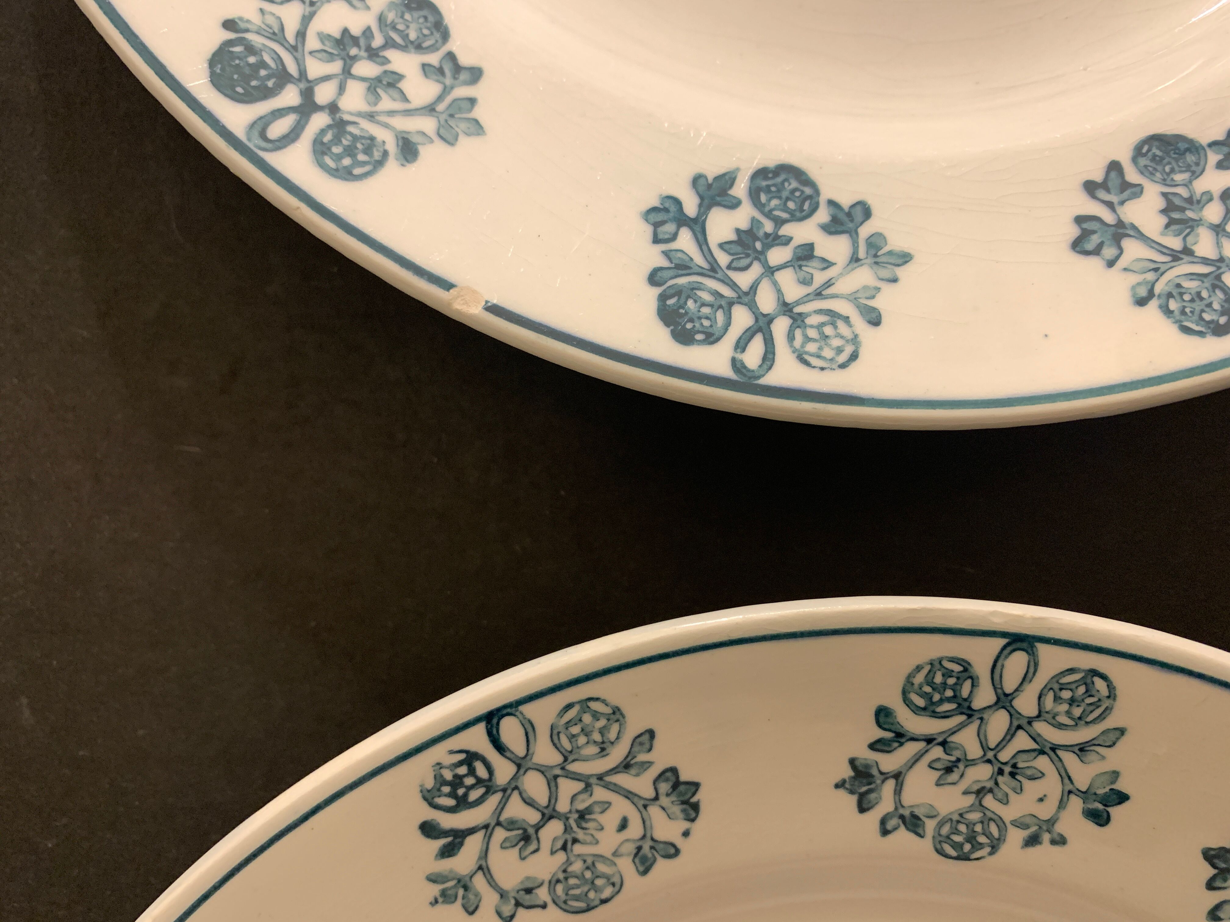9 flat plates in old earthenware, Sarreguemines and Digoin, model René