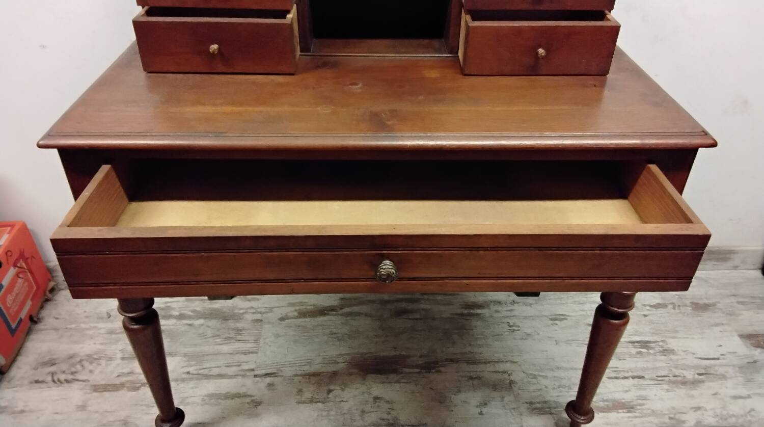 Bureau ancien en bois