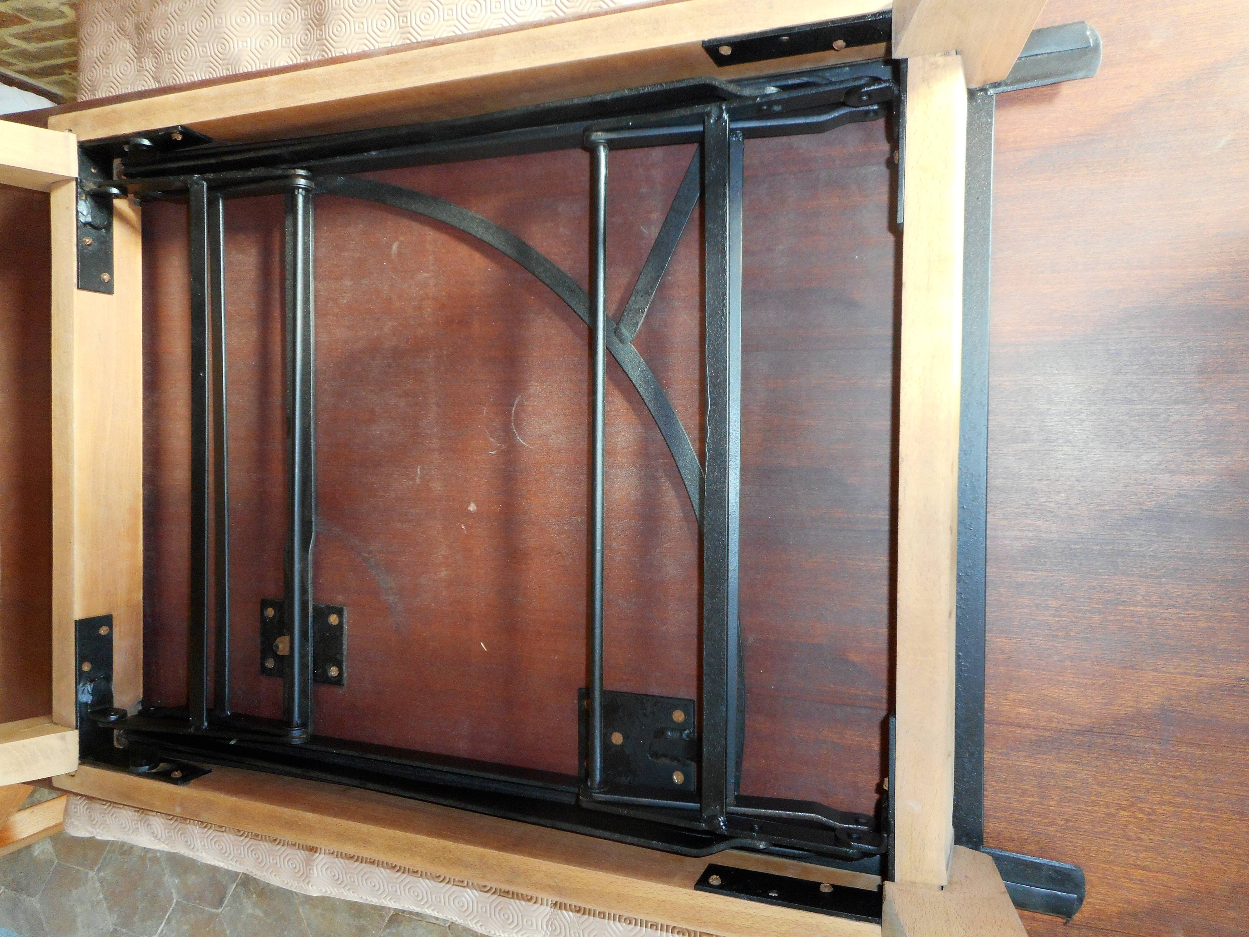 Albert Ducrot modular table