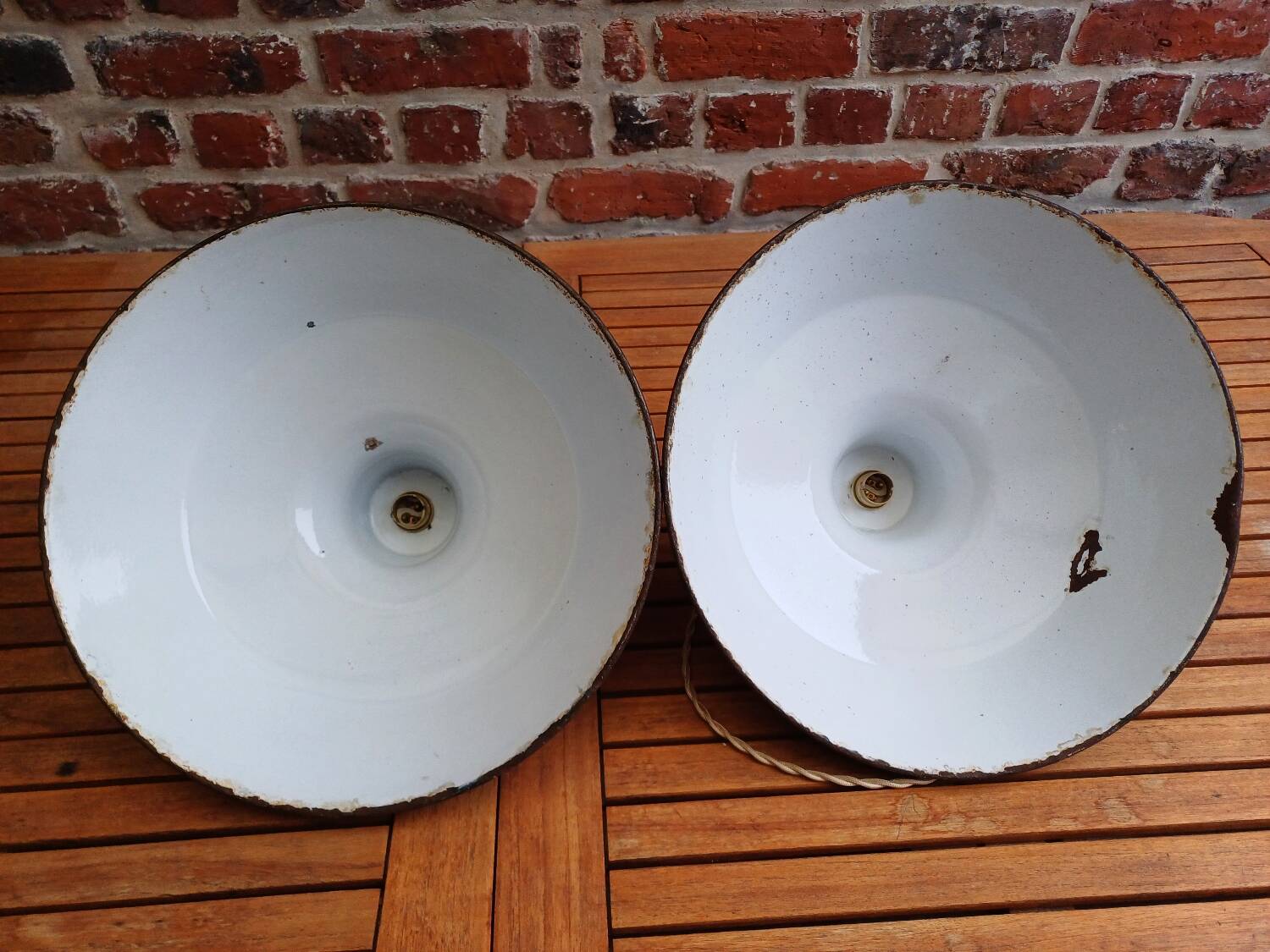 Industrial enamelled sheet metal bowls