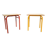 40 Yellow, red school desks and desks from the 80s/90s