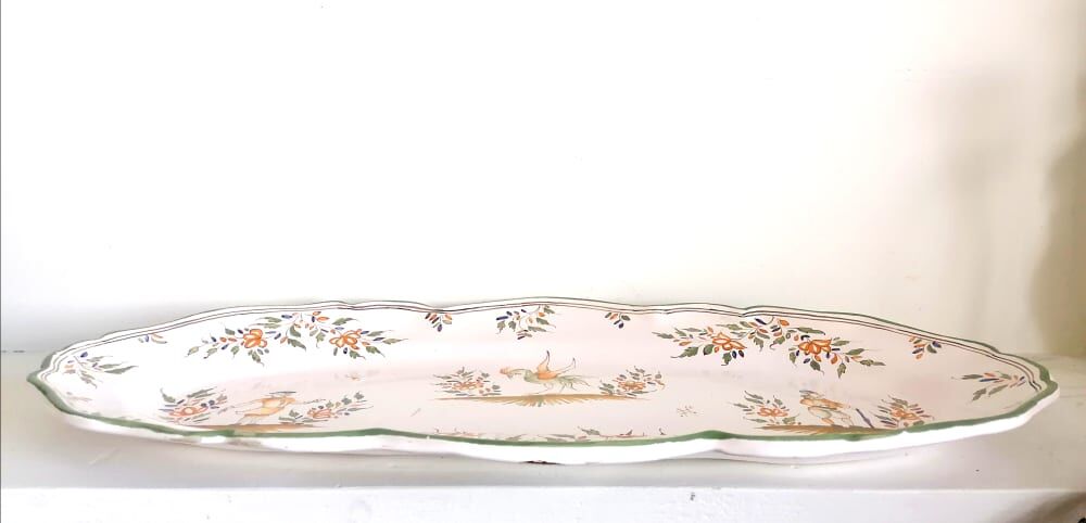 Large dish in Moustiers earthenware