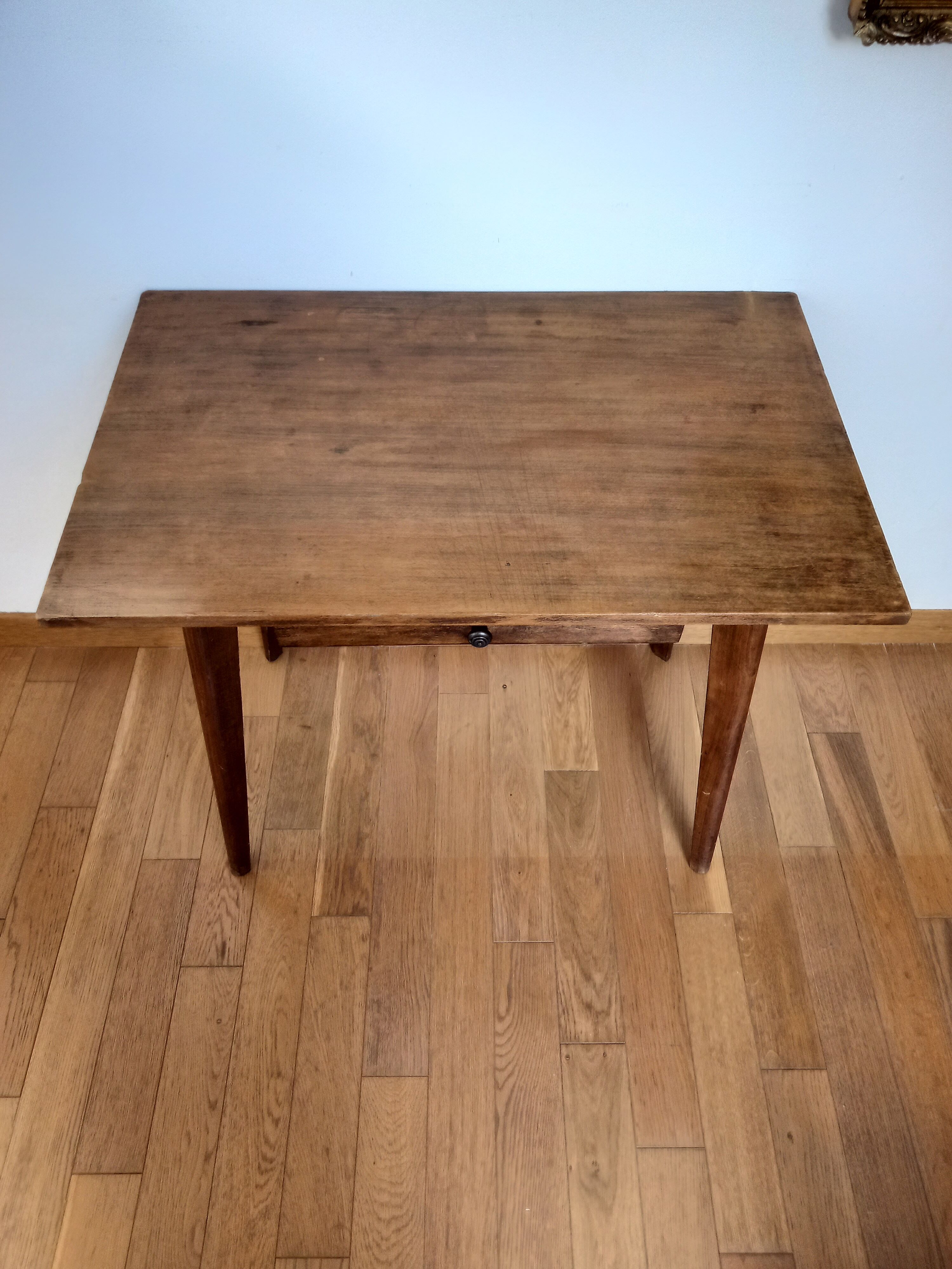 Bureau pieds compas