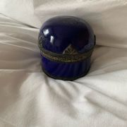 Ceramic pot and bronze blue flower old