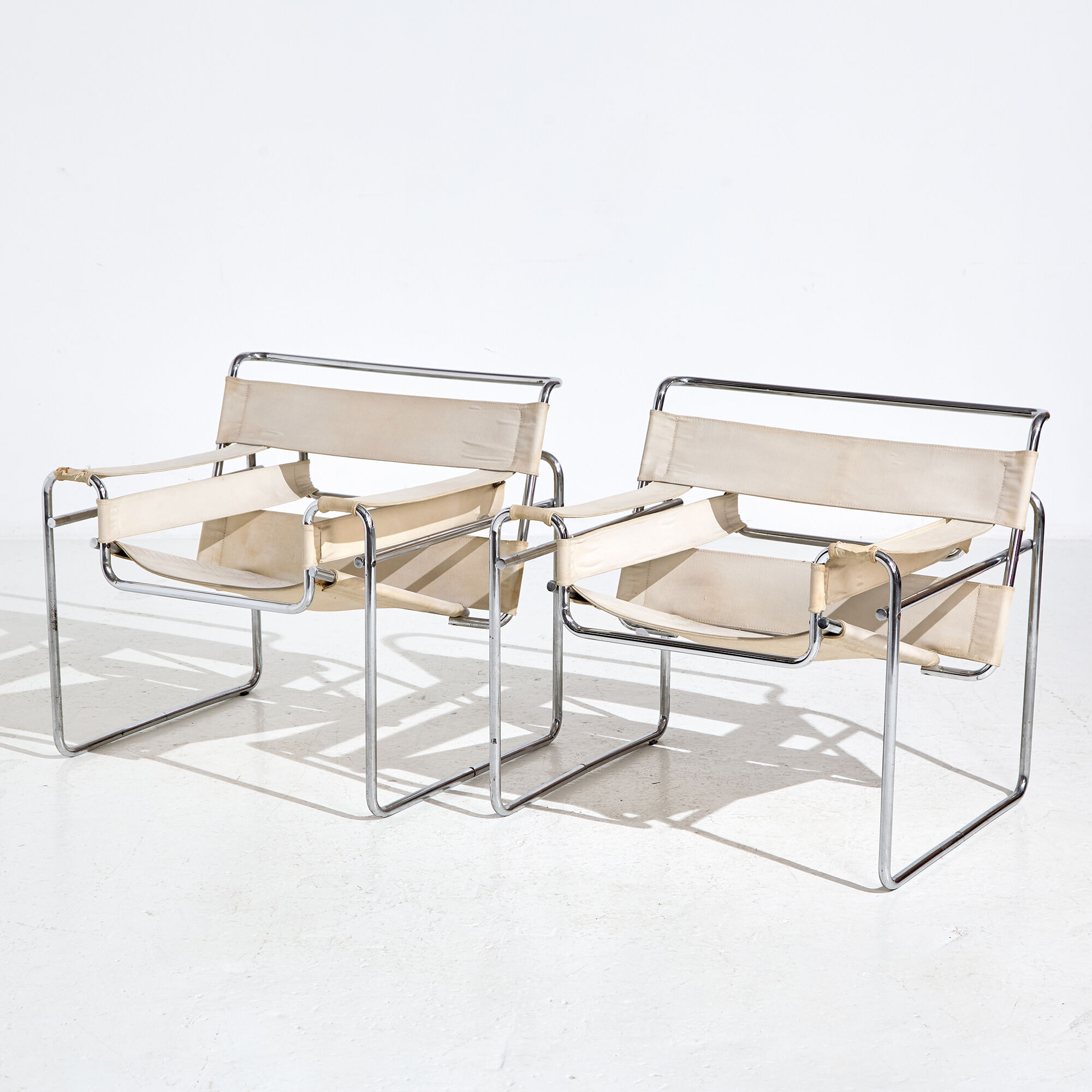 Pair of chairs model b3 Wassily by Marcel Breuer