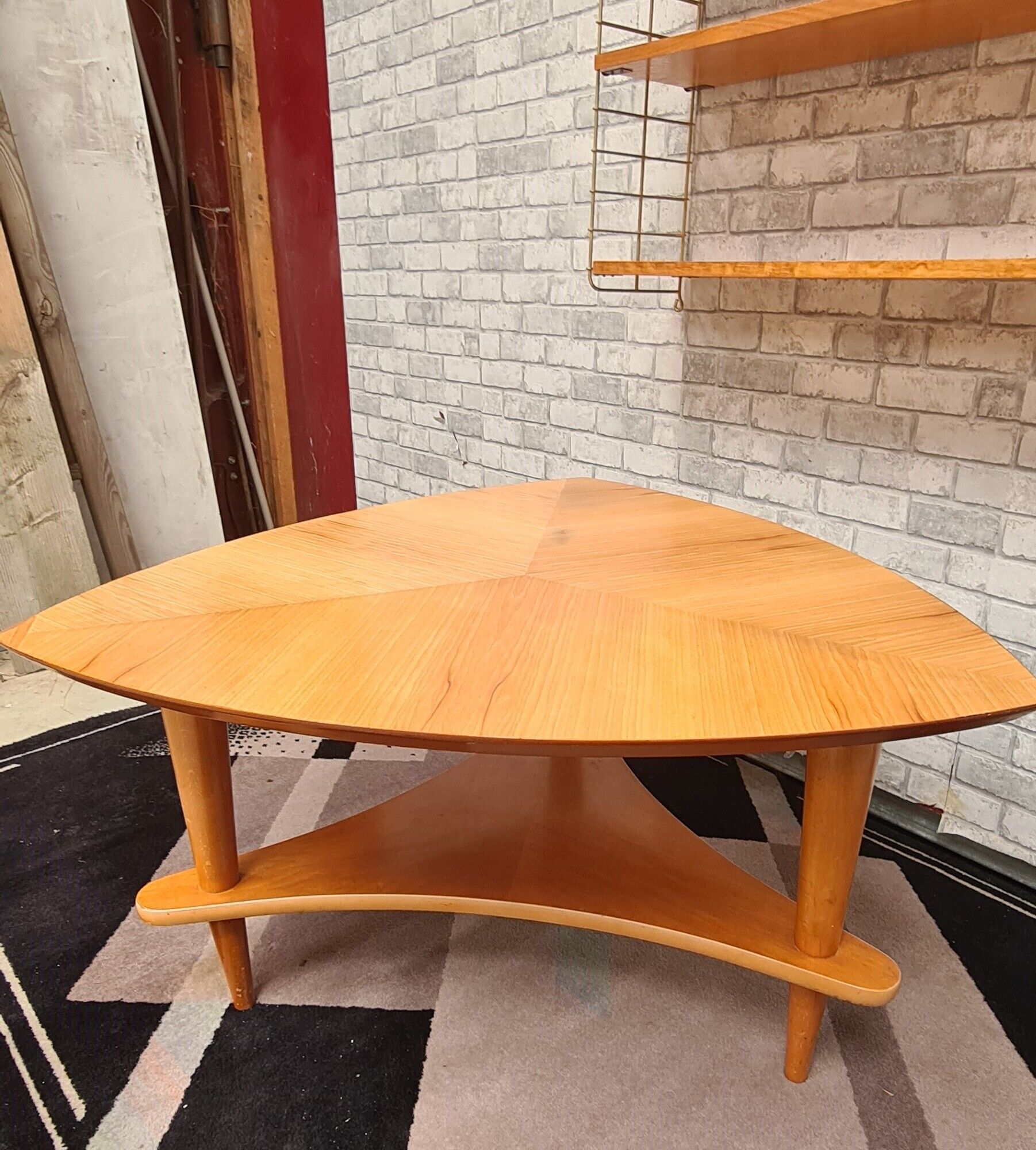 Scandinavian table spindle feet very good stability; trace of light wear on tray 84x44