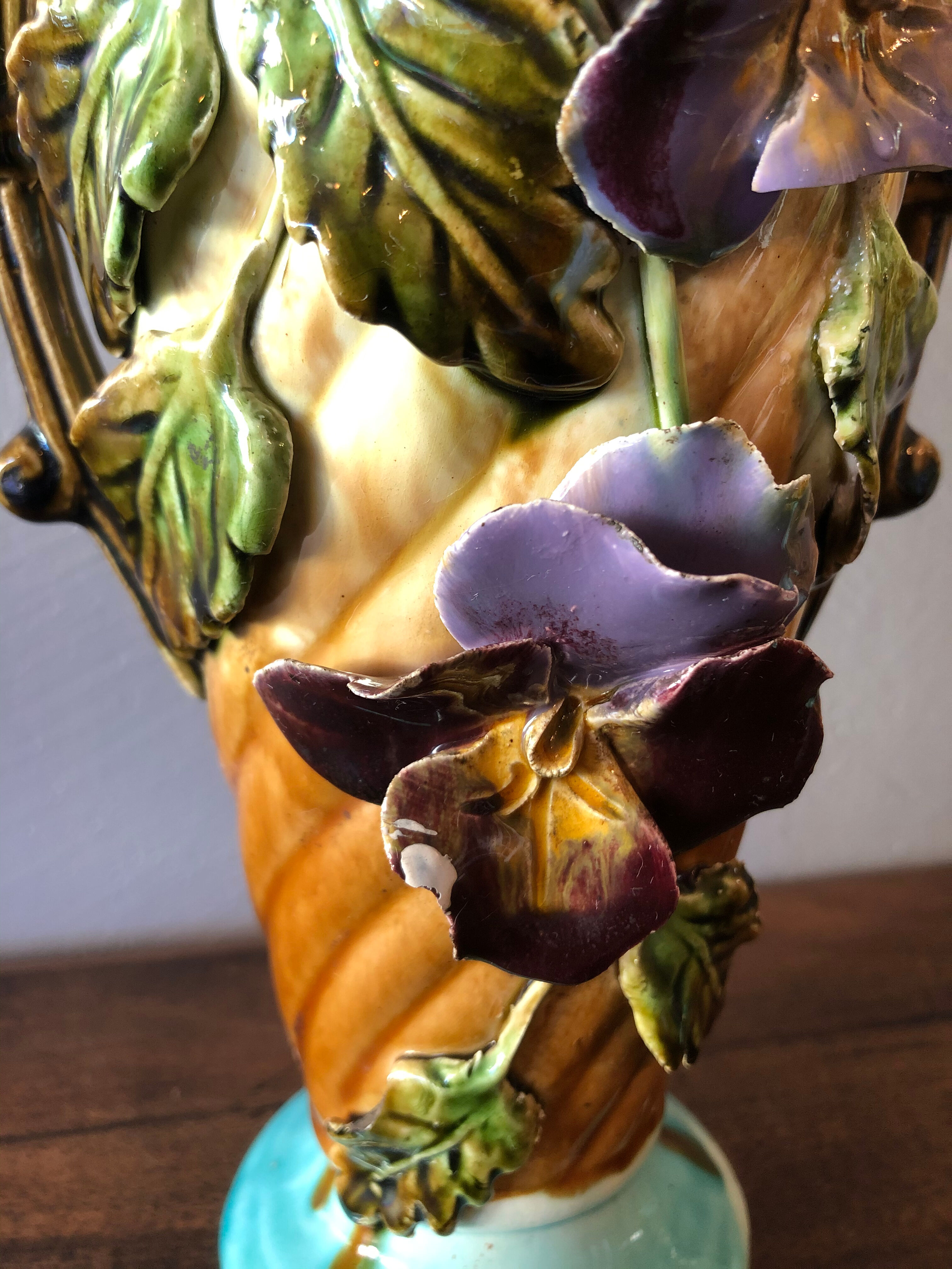 Duo of vases in ancient dabbling