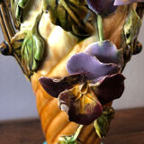 Duo of vases in ancient dabbling