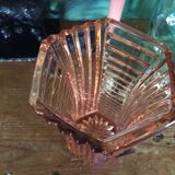 Vase en verre rose