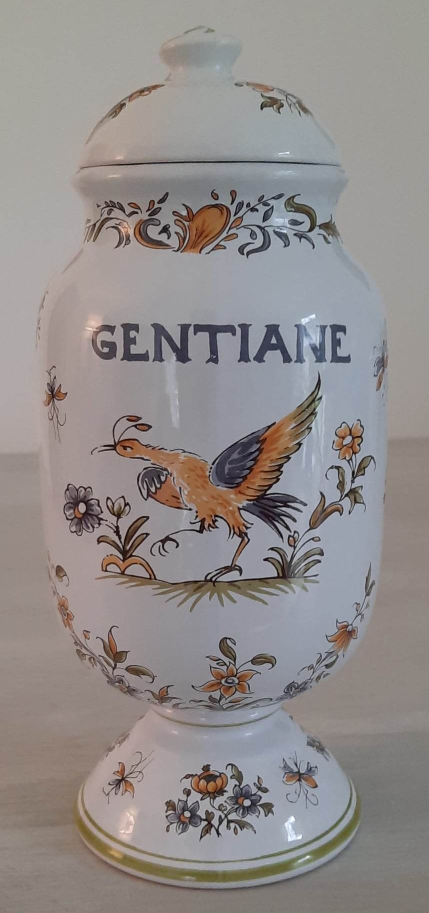 Apothecary pot "gentiane" in faience of moustiers