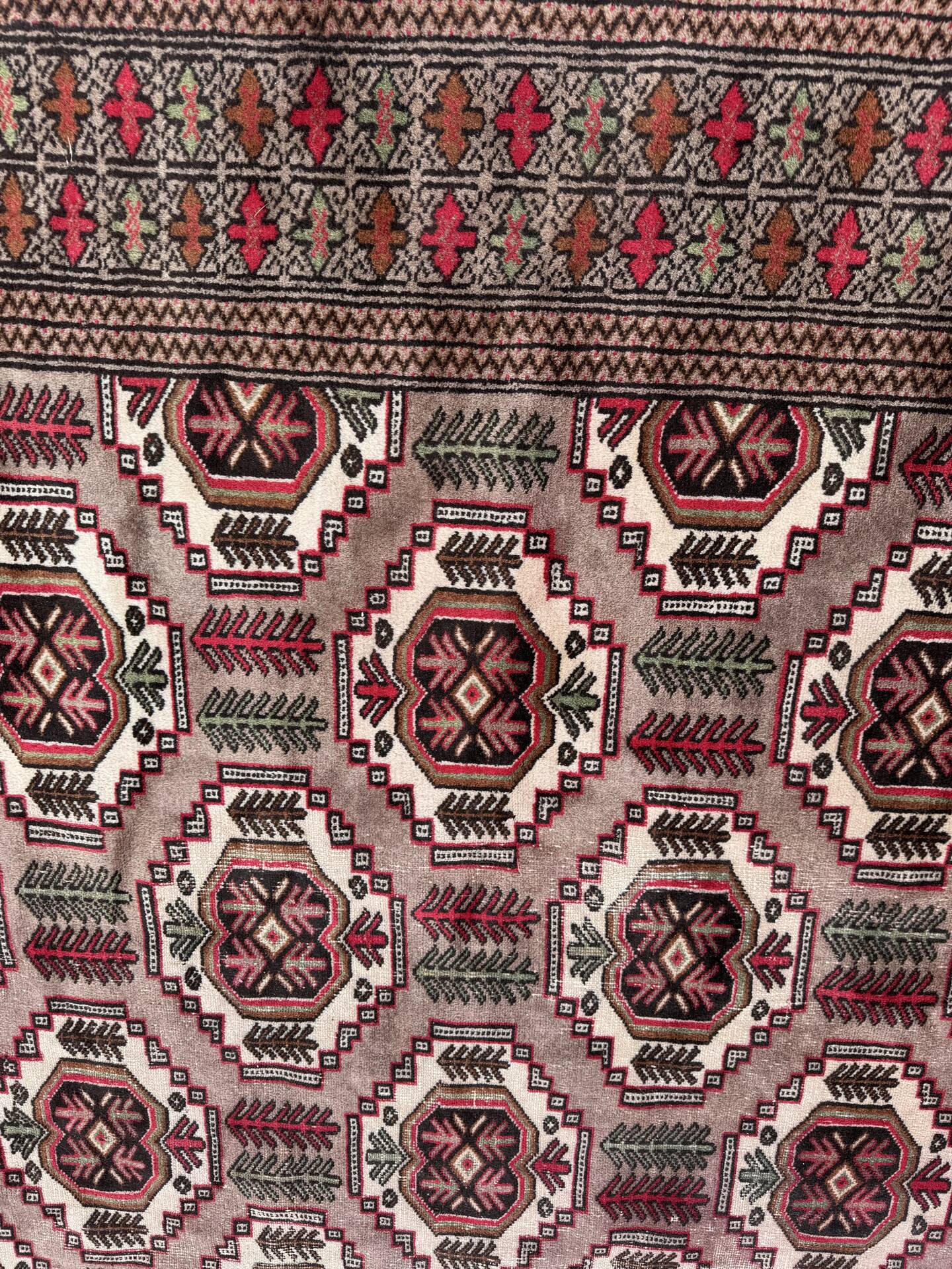 Large antique Bukhara carpet (300X375cm)
