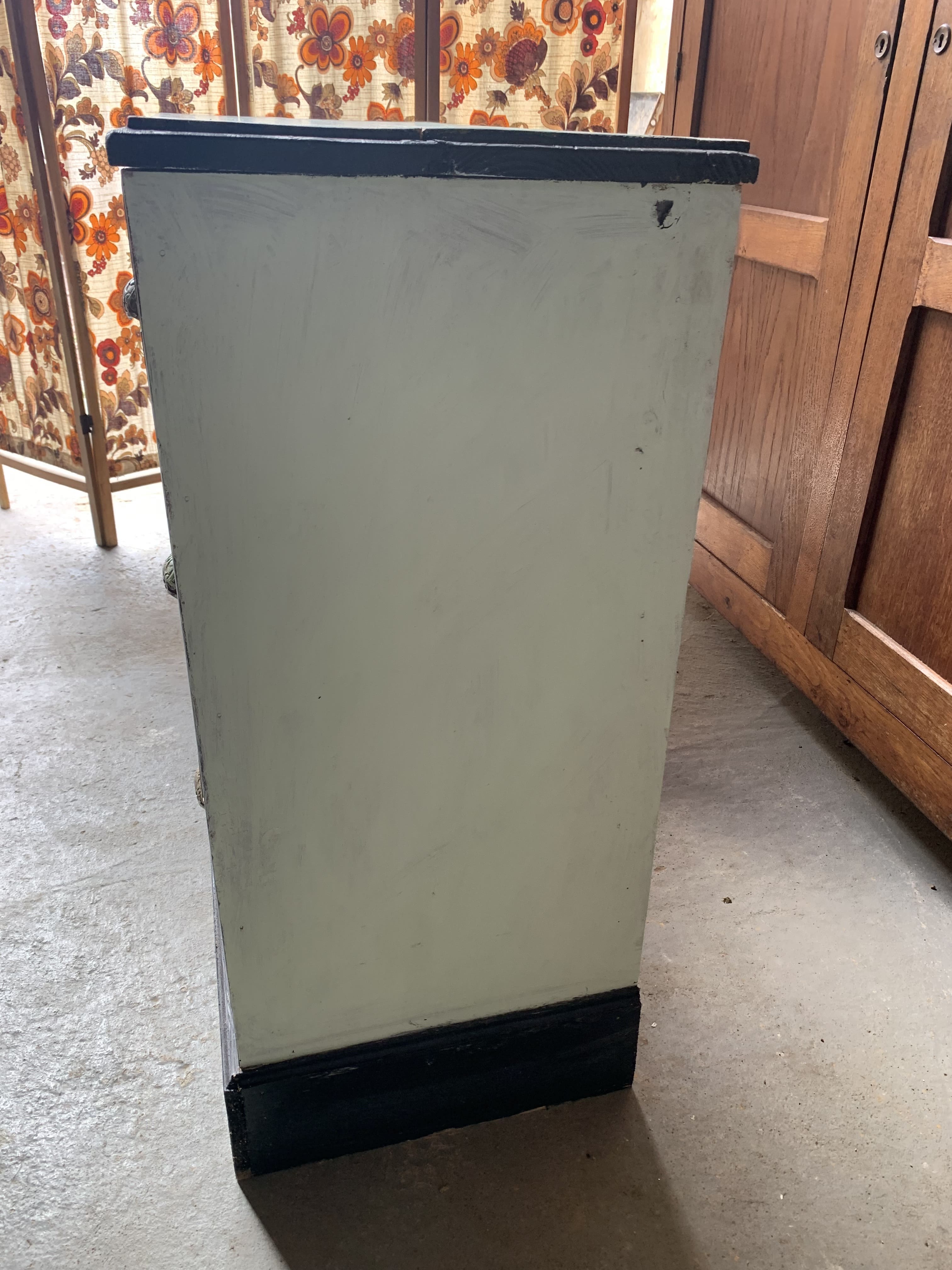 Green chest of drawers 3 drawers