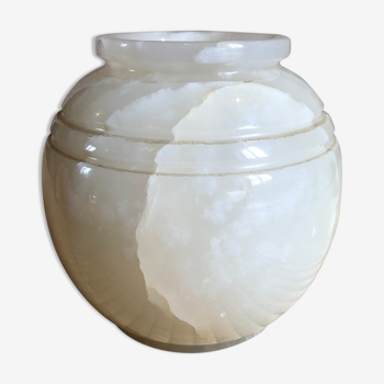 Vase boule en albâtre