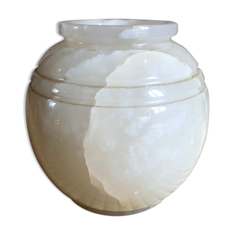 Vase boule en albâtre