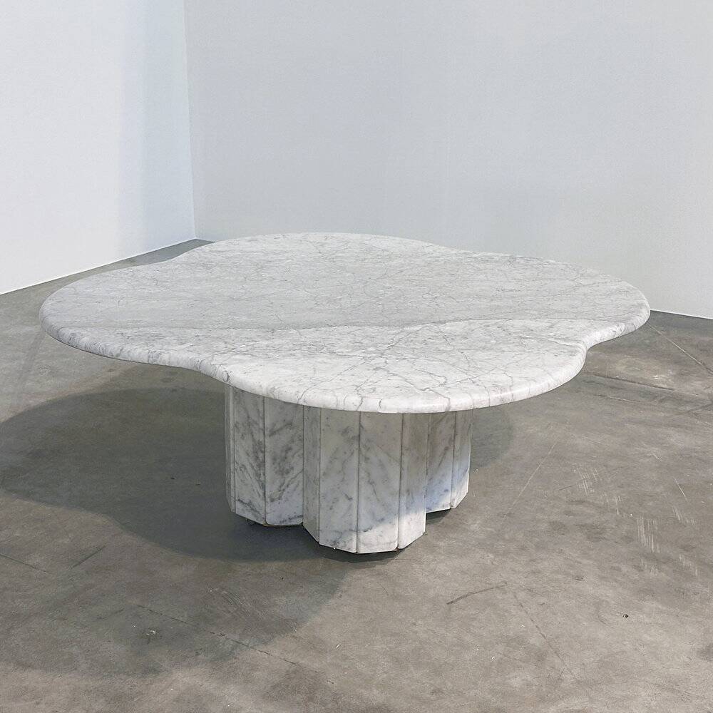 Italian postmodern scalloped Carrara marble coffee table, 1980s
