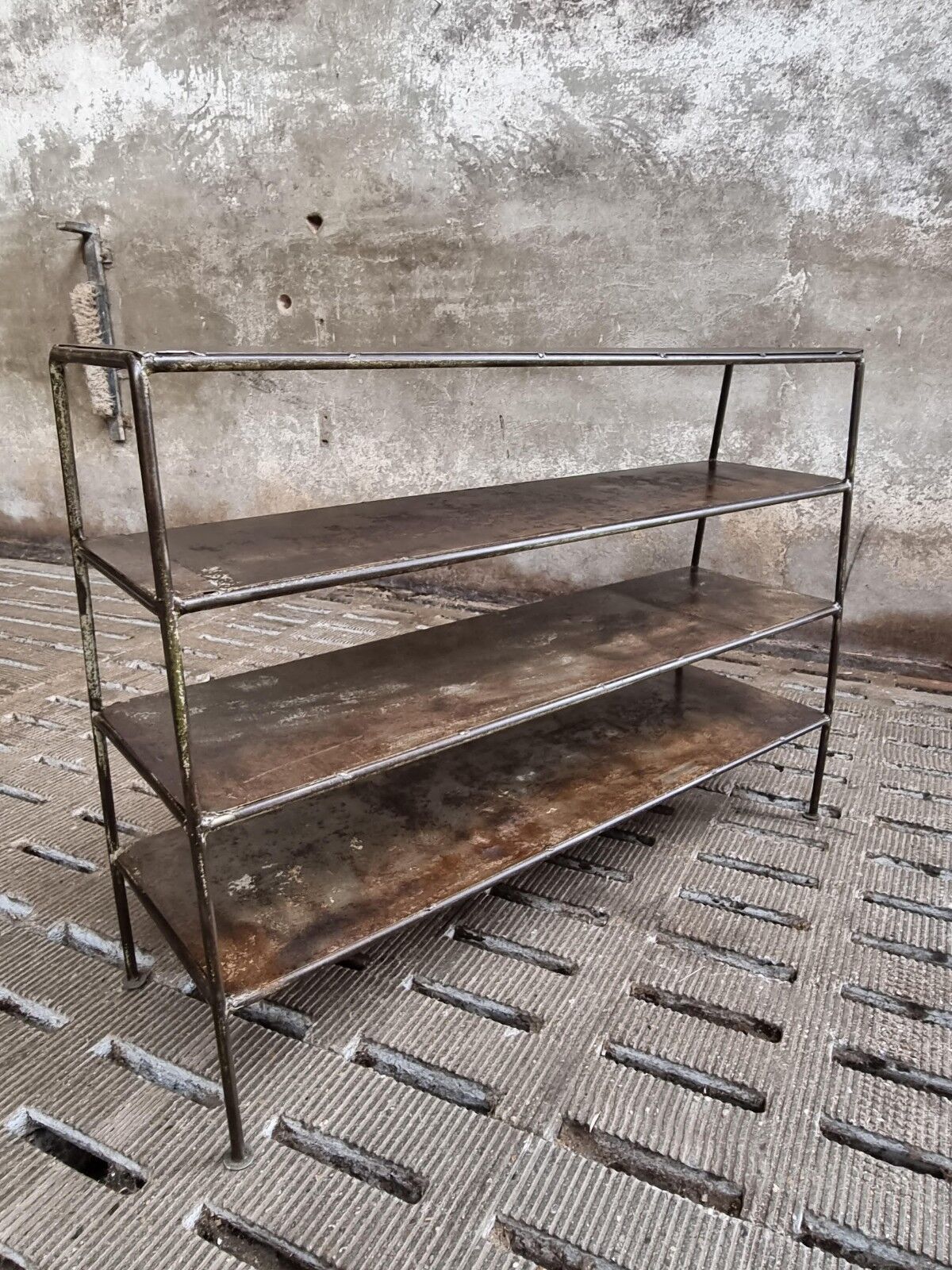 Industrial shelving rack