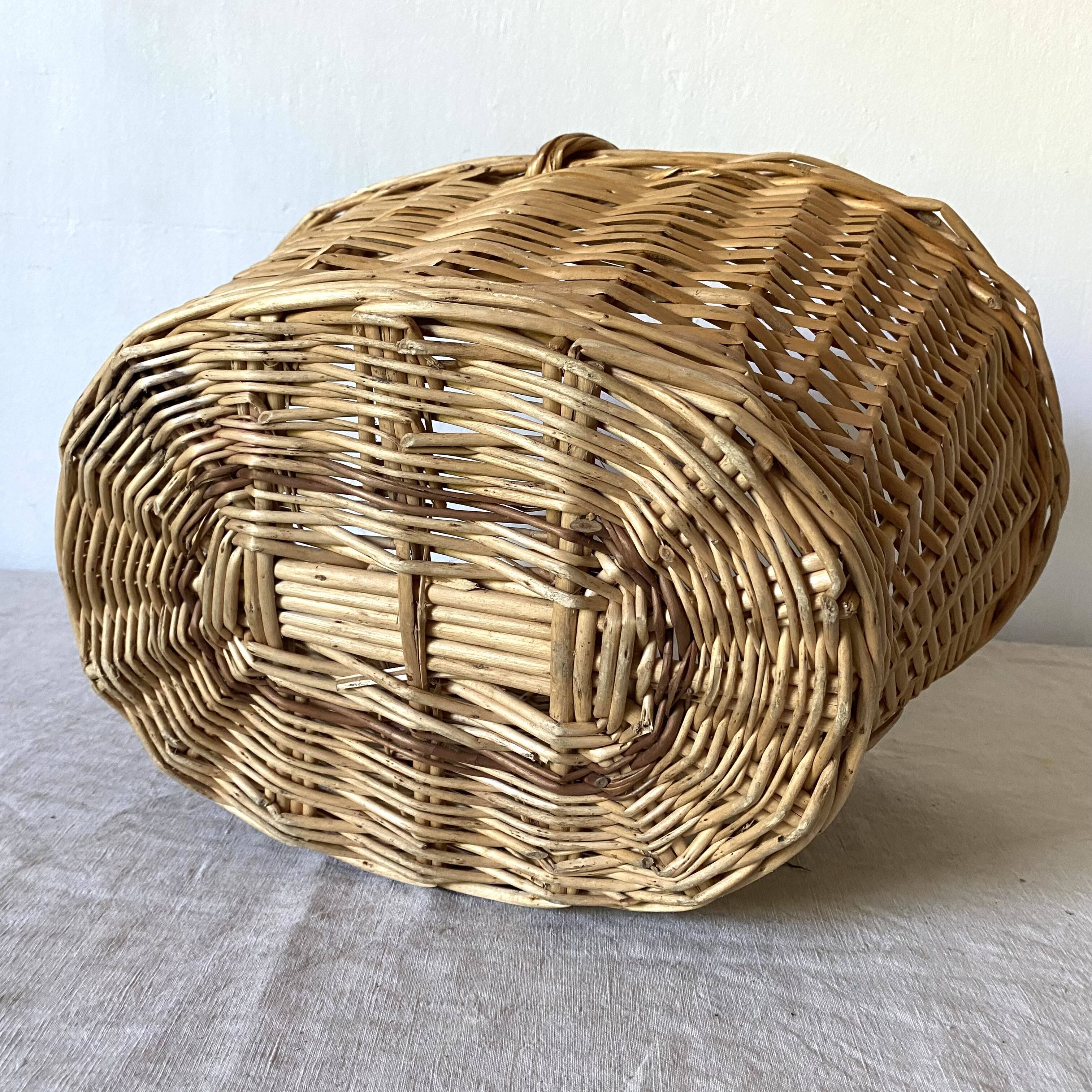Woven wicker basket