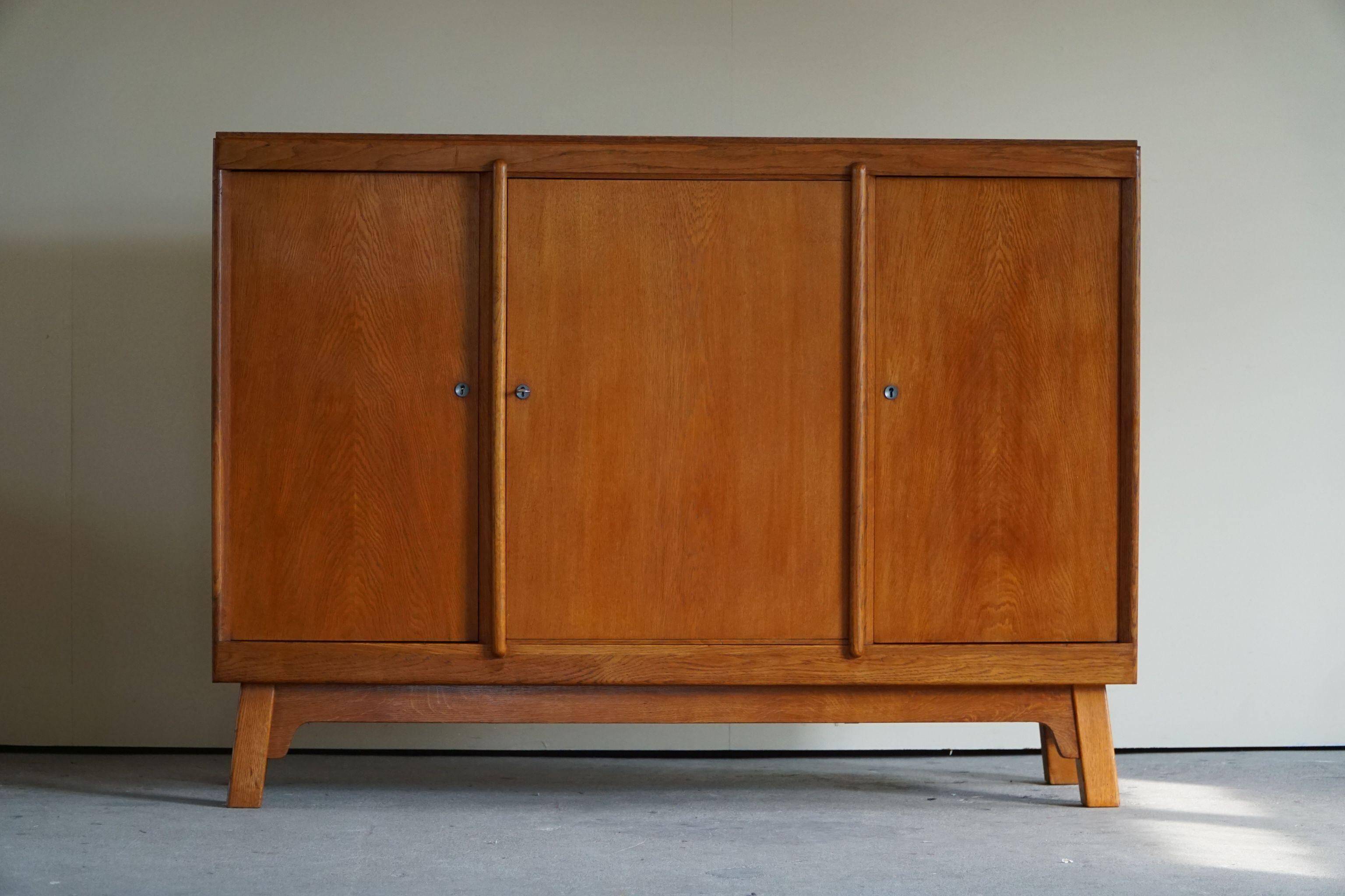 Mid-century buffet/enfilade in teak and oak, Danish cabinetmaker, 1960s