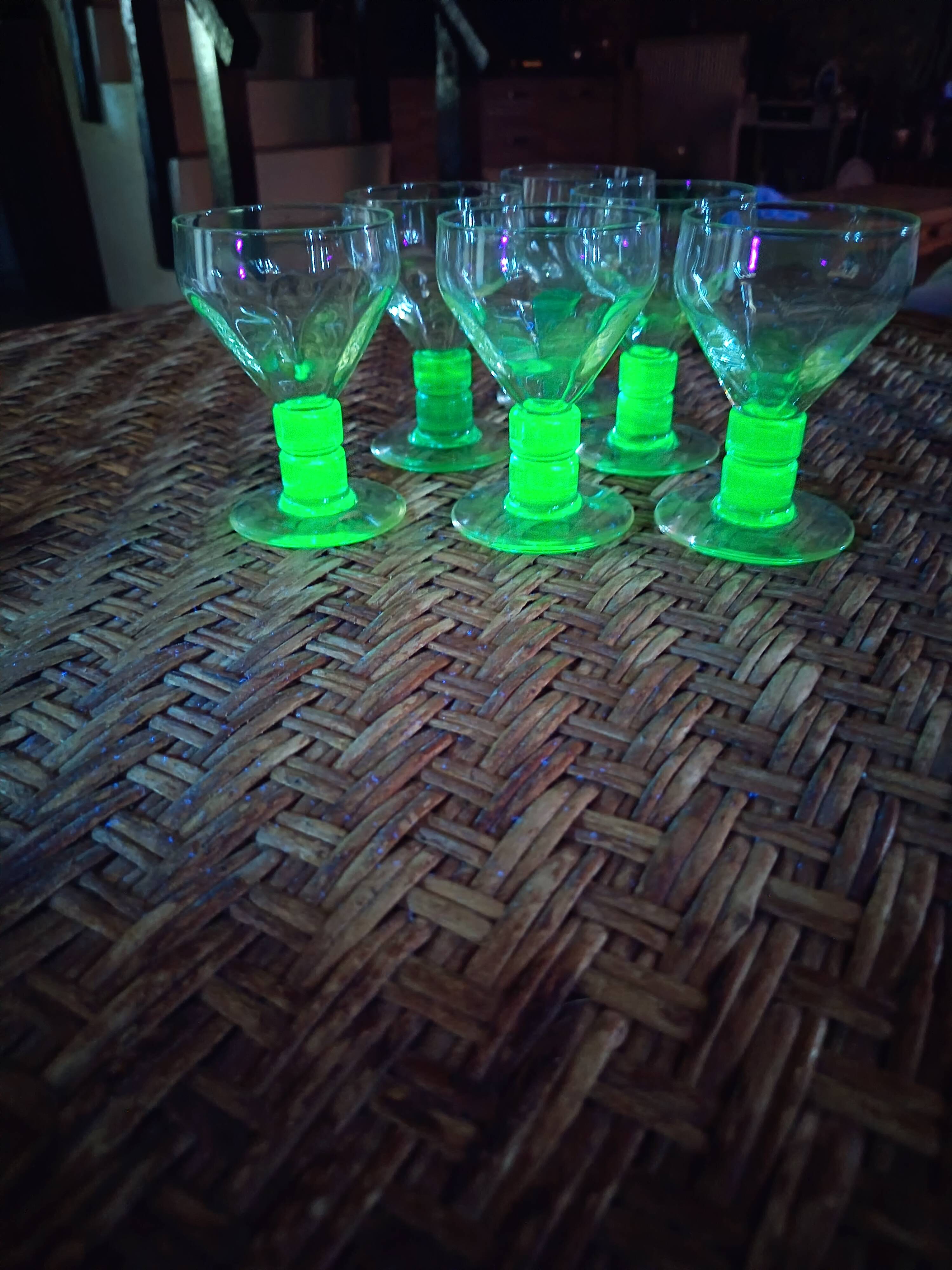 Wine glasses with ouraline feet