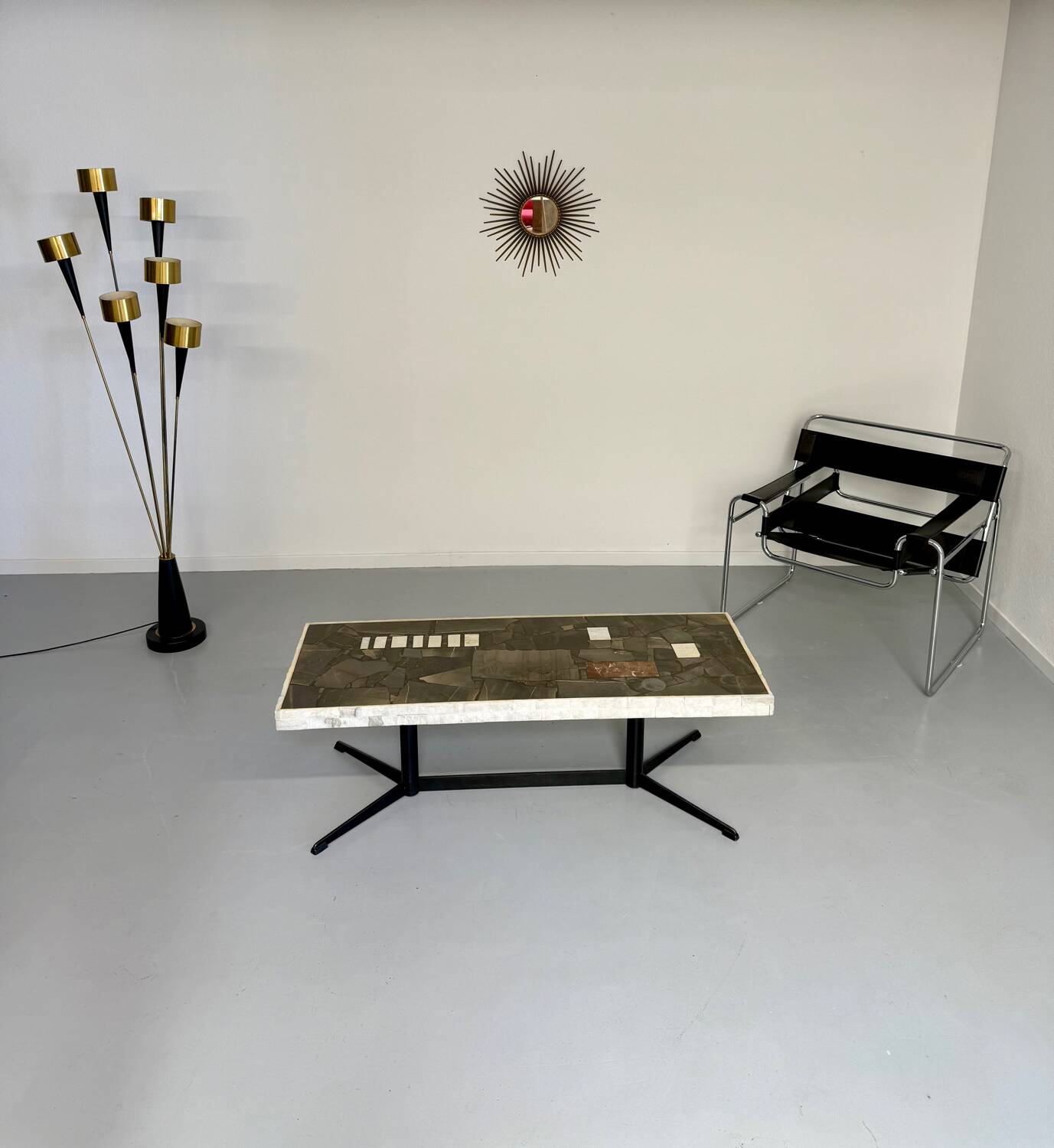 Ancienne table basse en pierre mosaïque design années 70 pied métal vintage