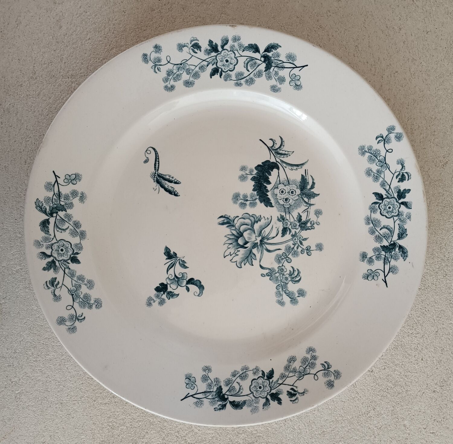 2 plates and a Longwy iron earth dish