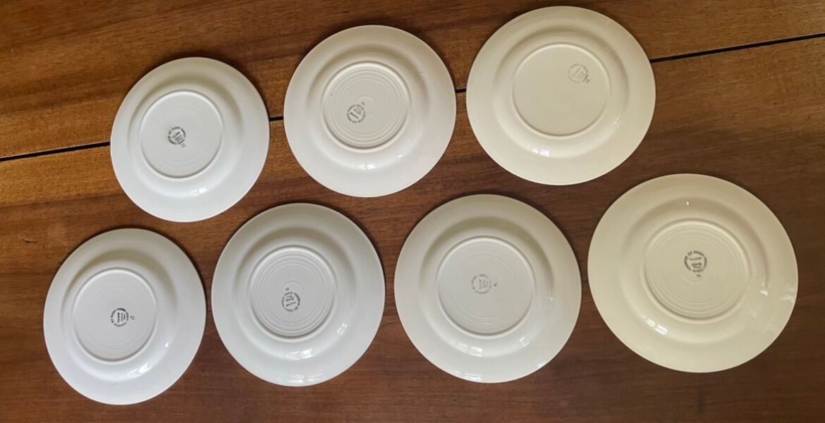 Flat plates Digoin tulips