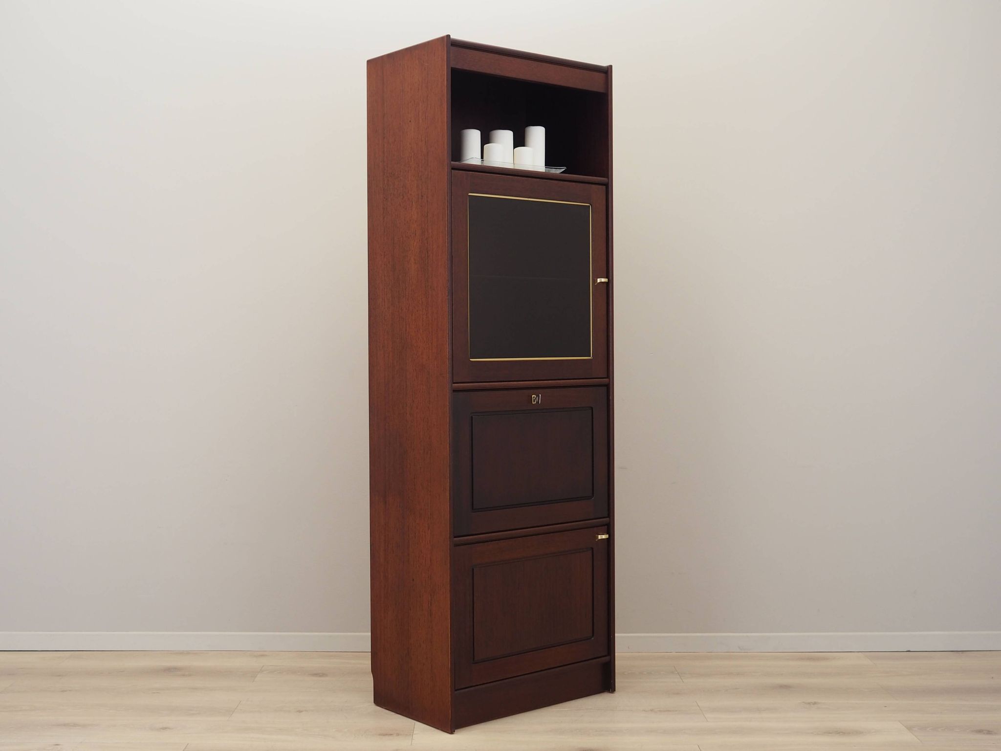 Vitrine en acajou, design danois, années 1970, production : Danemark