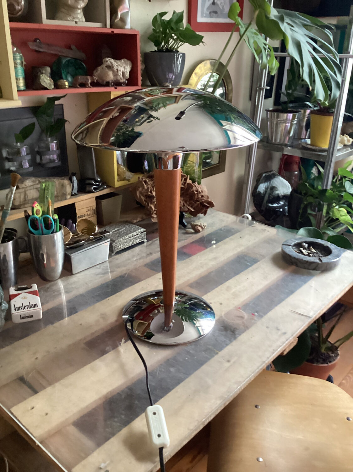 Vintage design liner mushroom table lamp
