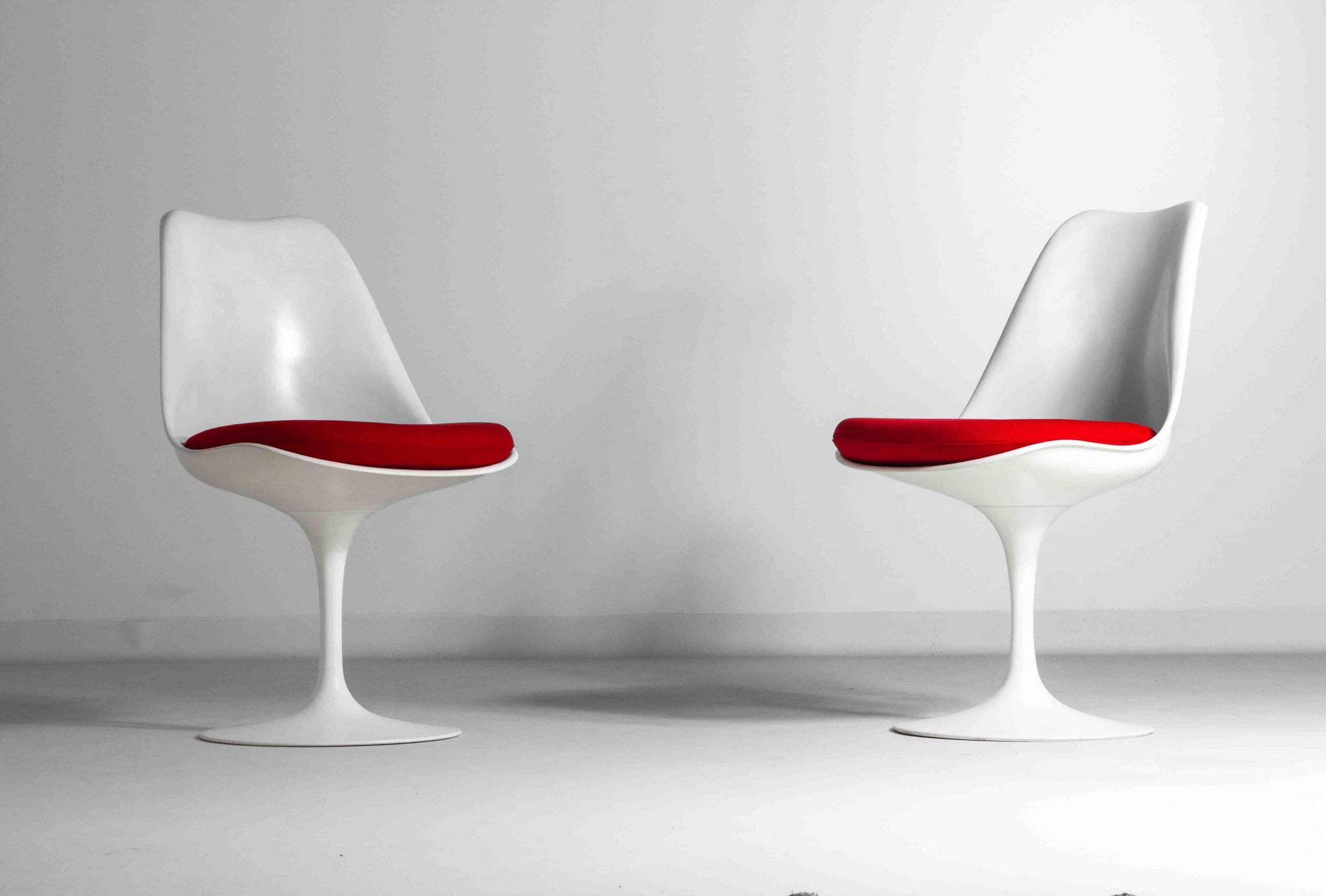 Beautiful set of 5 tulip chairs by Eero Saarinen for Knoll International, 1970s