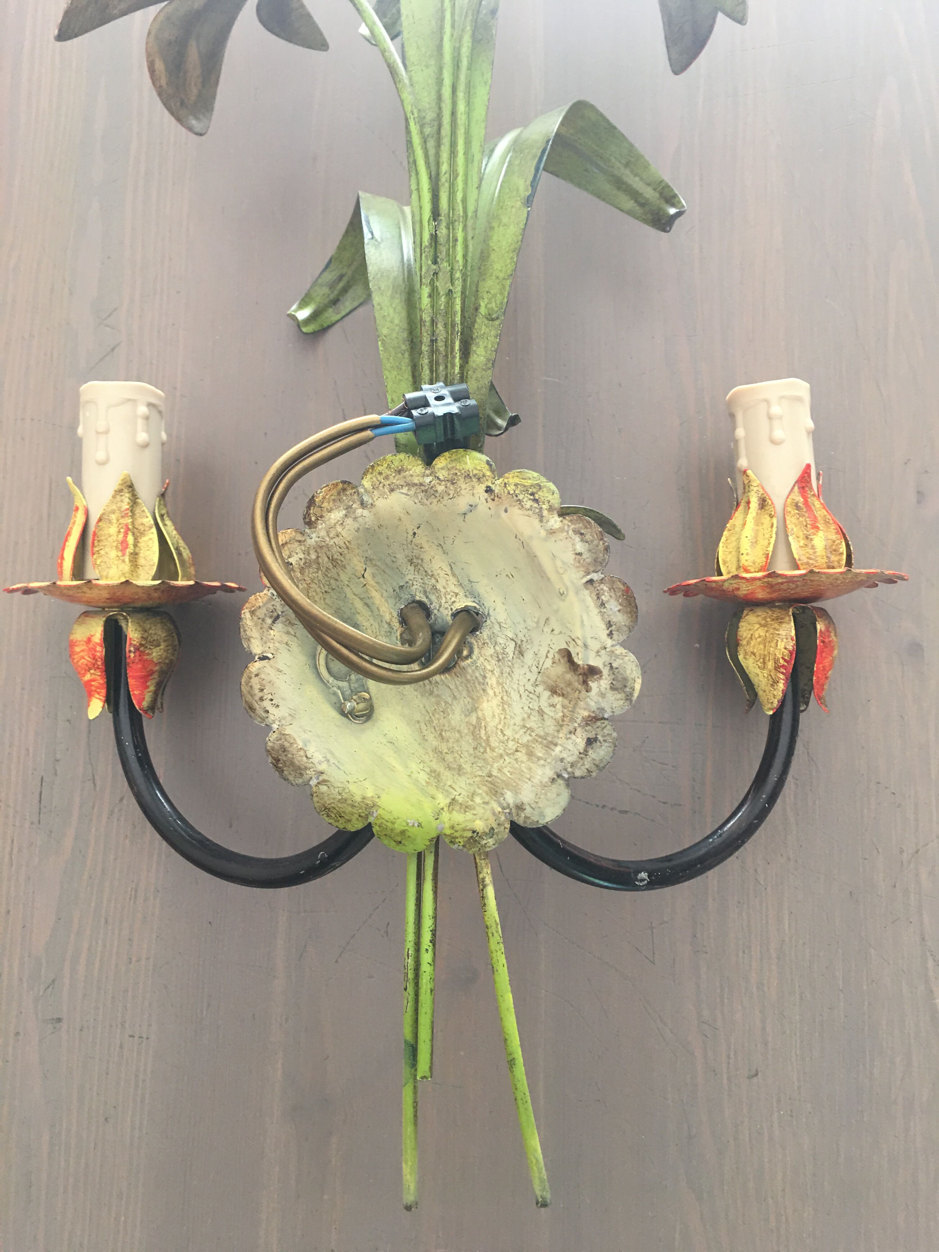 Flowery sconce