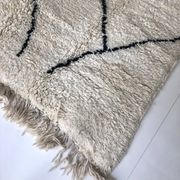 Moroccan Berber carpet Beni Ouarain with black graphic patterns 2,36x1.55m